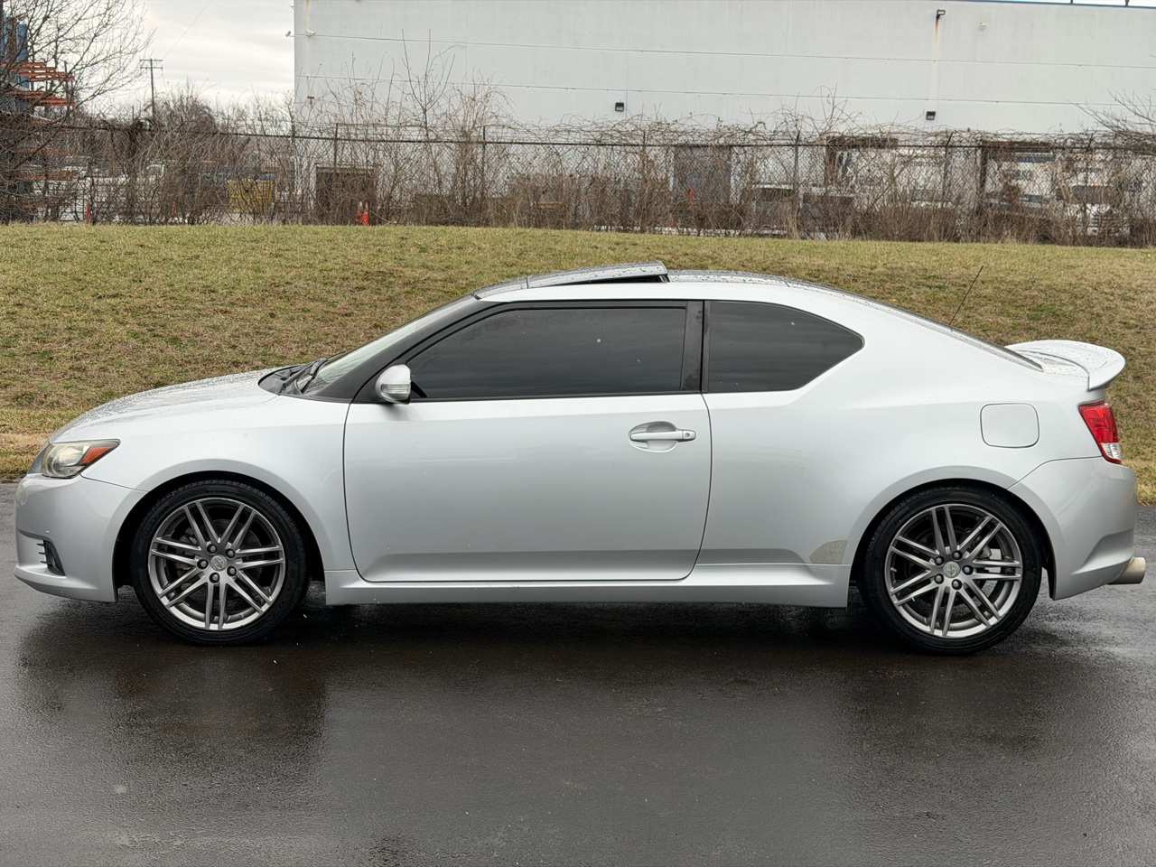 Scion tC 2dr HB Man (Natl) 2011