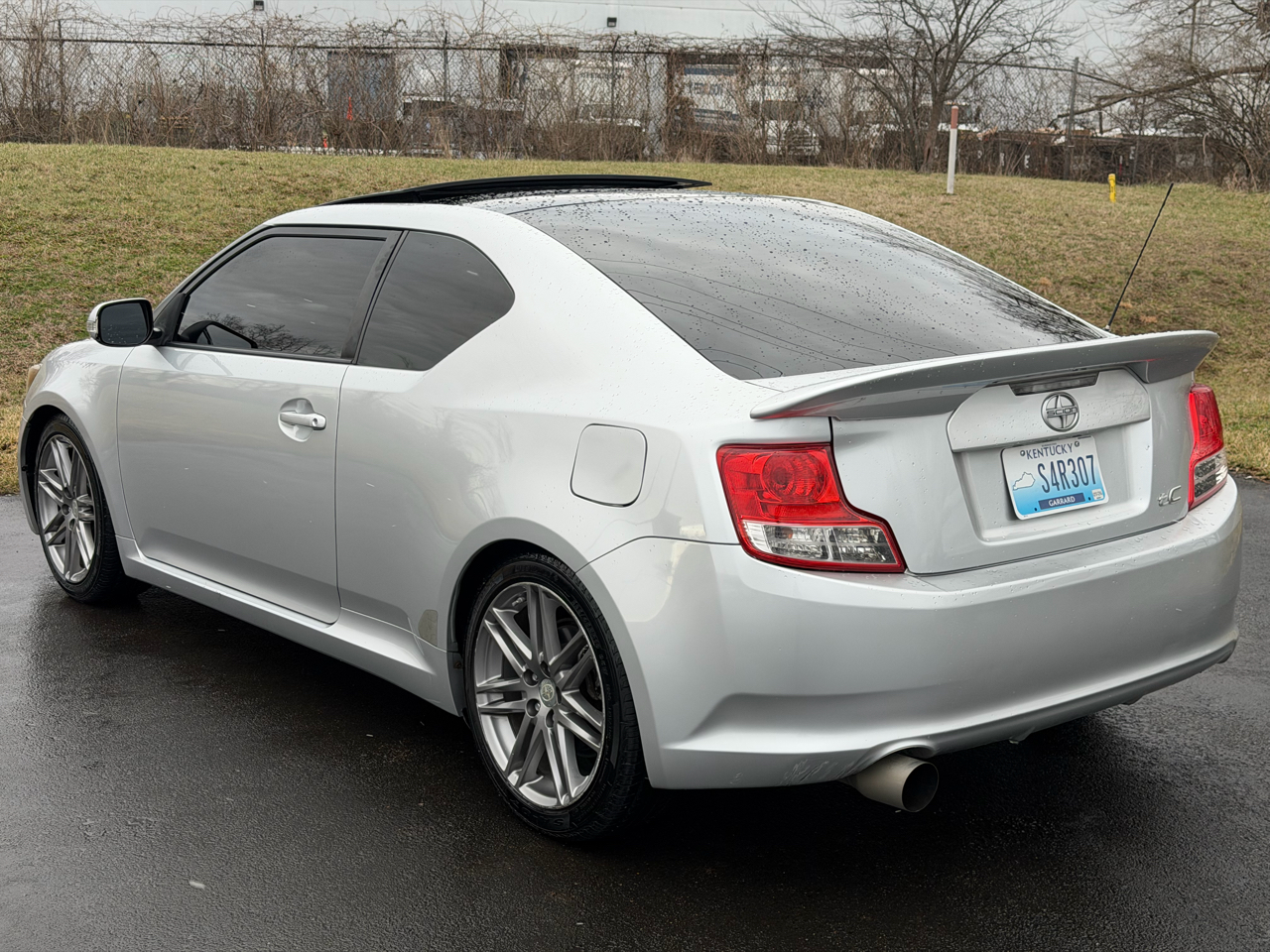 Scion tC 2dr HB Man (Natl) 2011