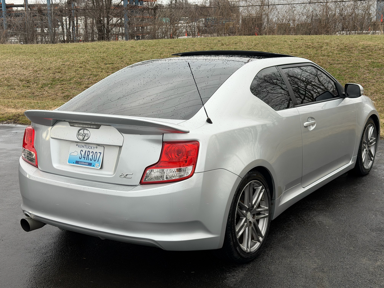 Scion tC 2dr HB Man (Natl) 2011