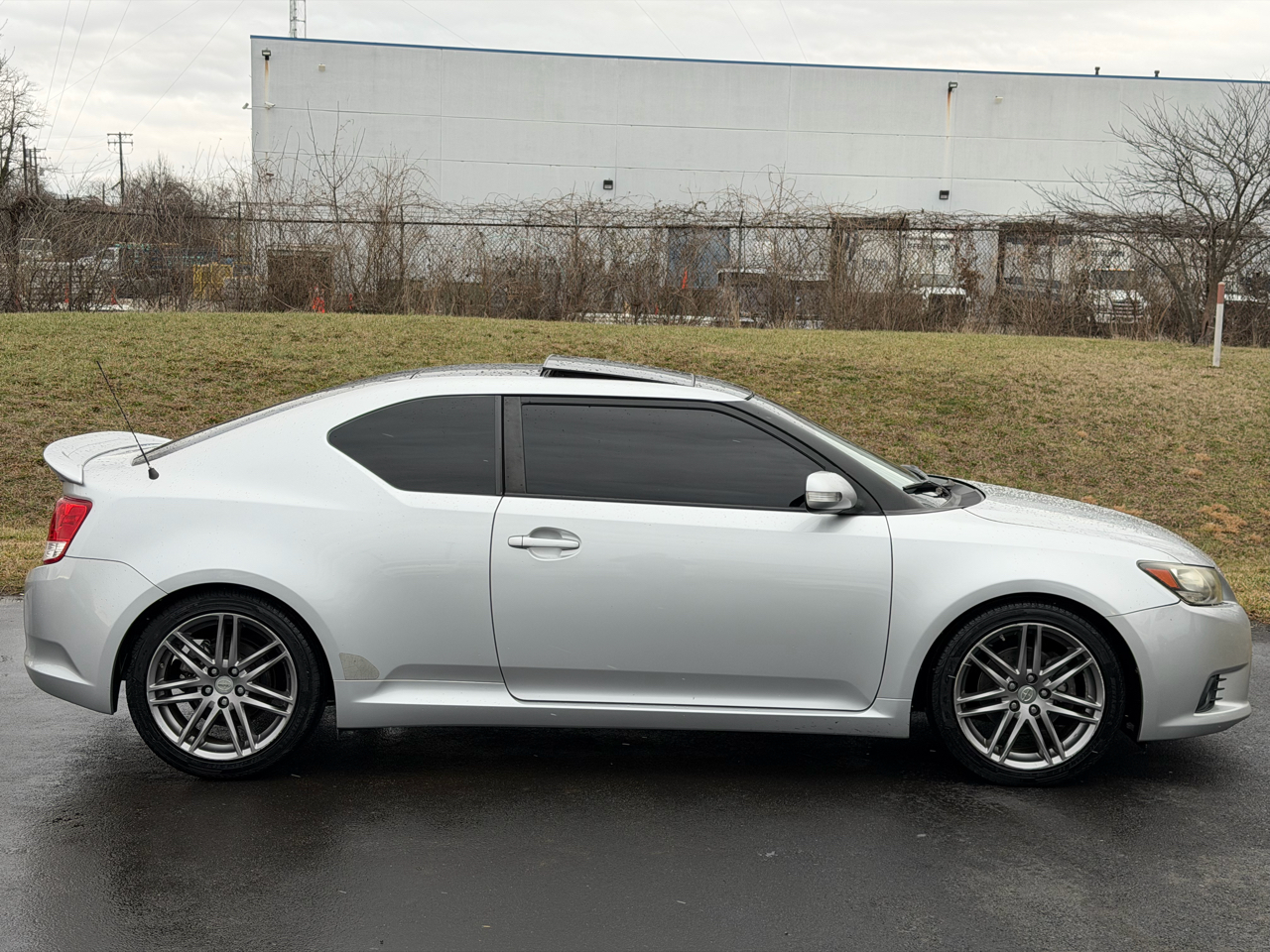 Scion tC 2dr HB Man (Natl) 2011