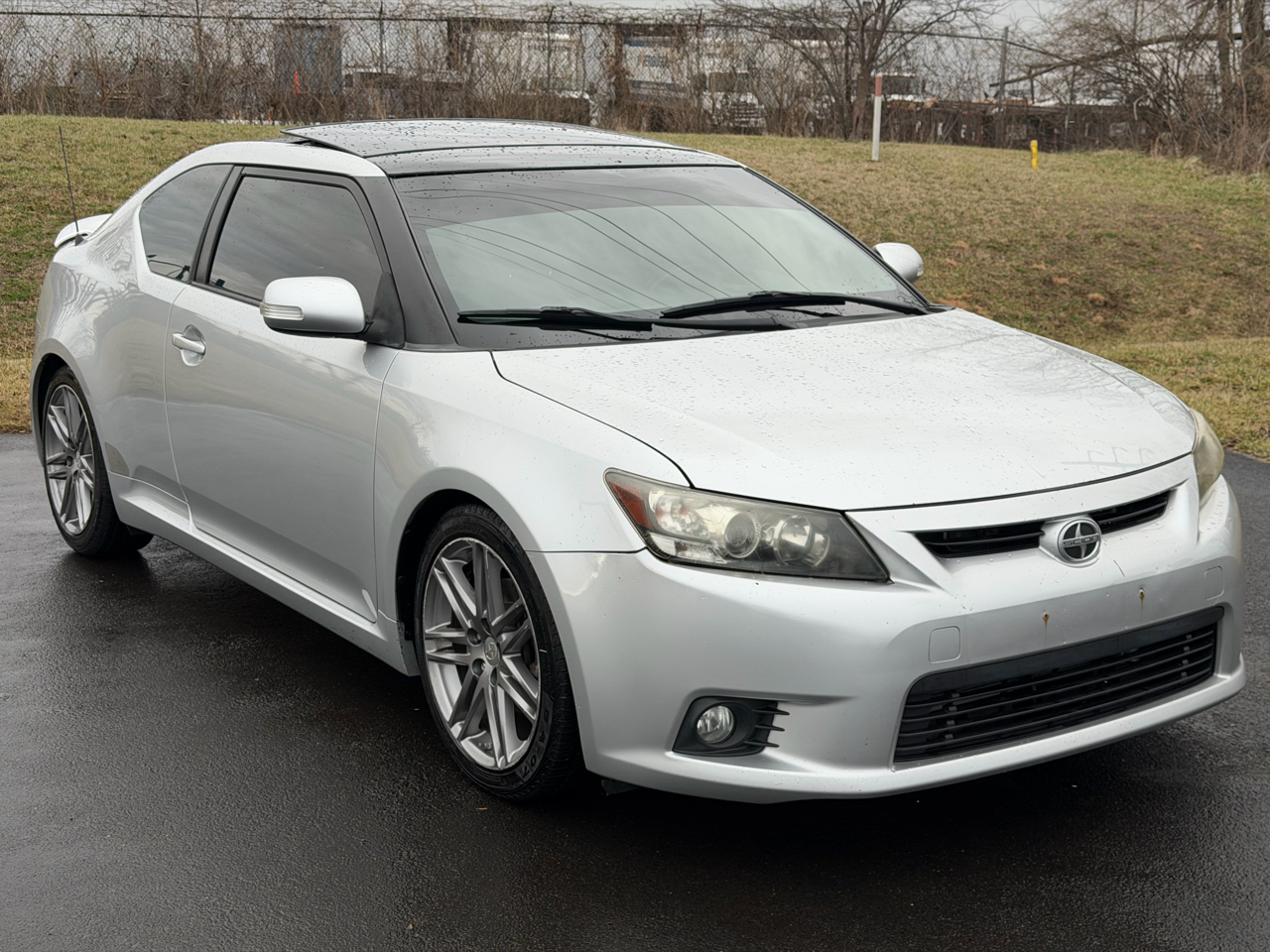 Scion tC 2dr HB Man (Natl) 2011