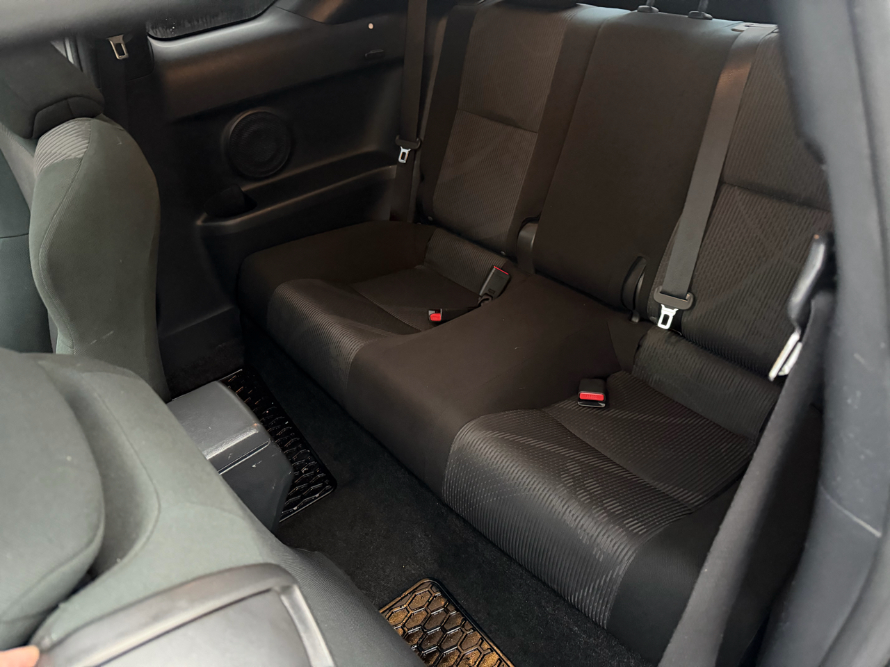 Scion tC 2dr HB Man (Natl) 2011