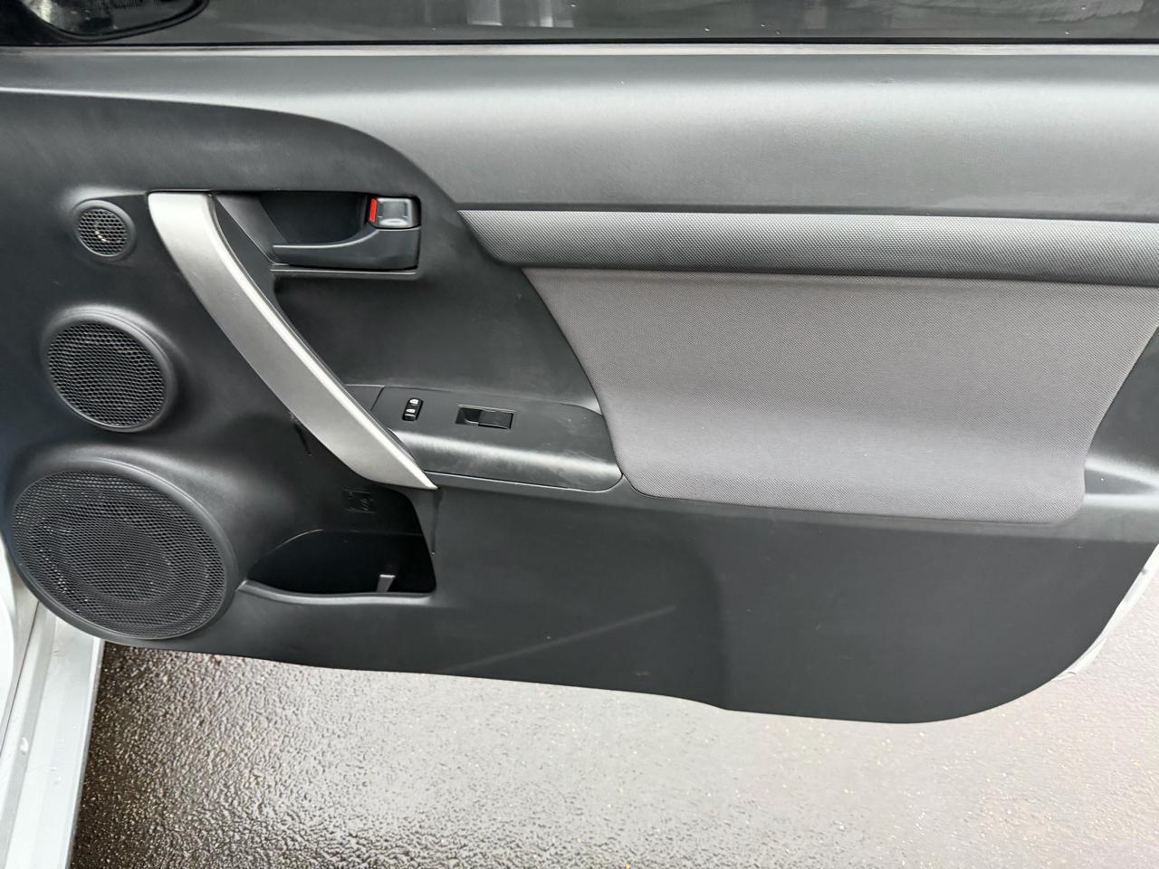 Scion tC 2dr HB Man (Natl) 2011