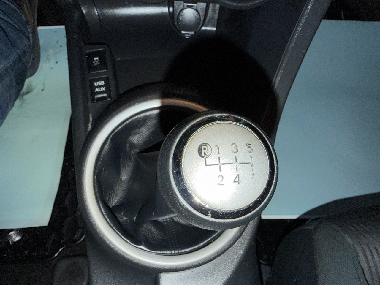 Scion tC 2dr HB Man (Natl) 2011