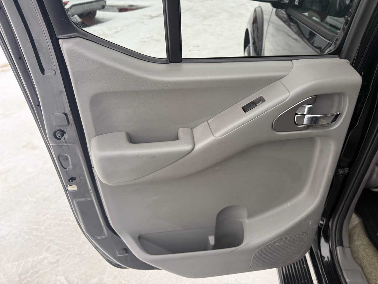 Nissan Frontier 4WD Crew Cab SWB Auto SV 2015