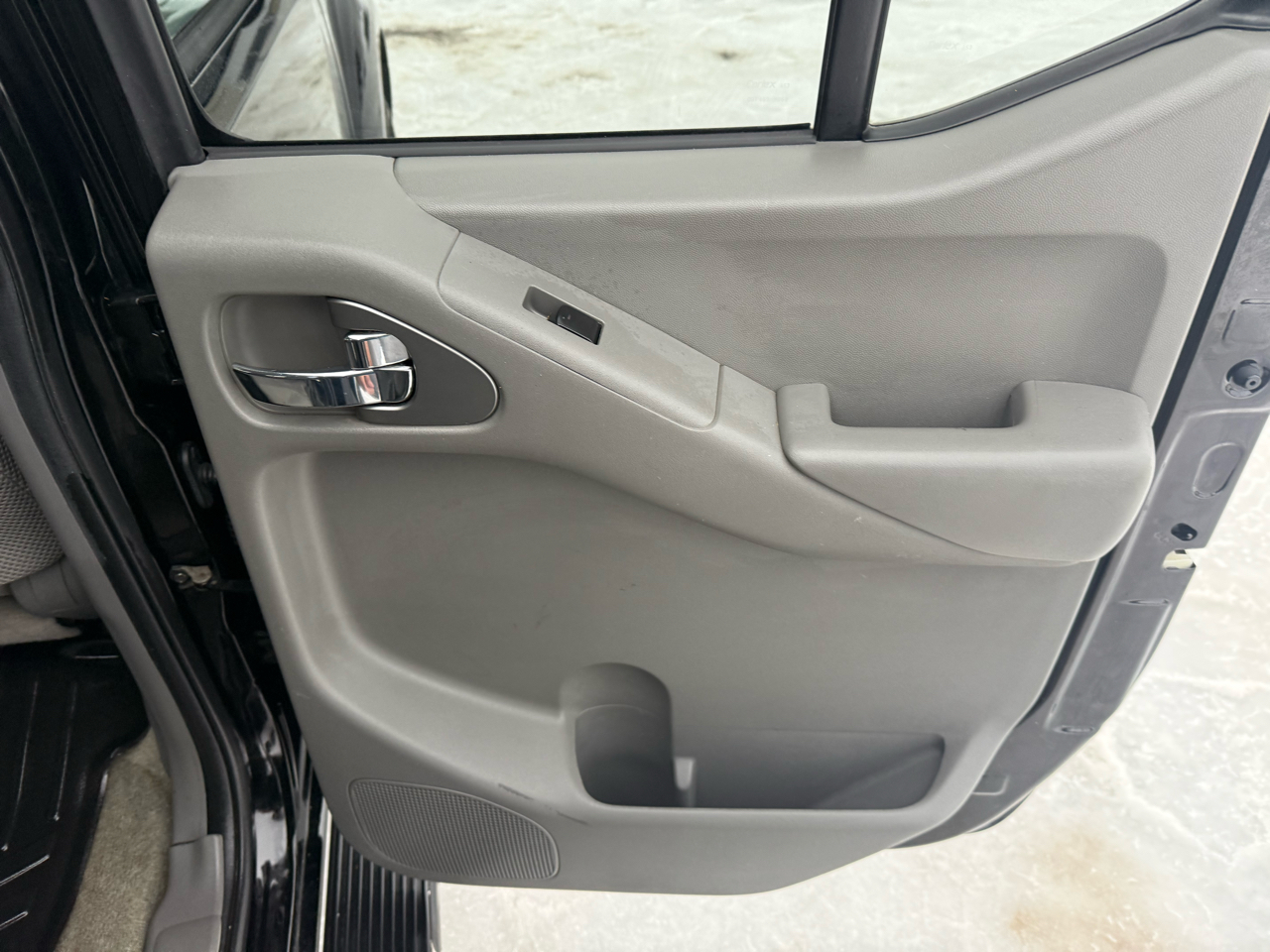 Nissan Frontier 4WD Crew Cab SWB Auto SV 2015