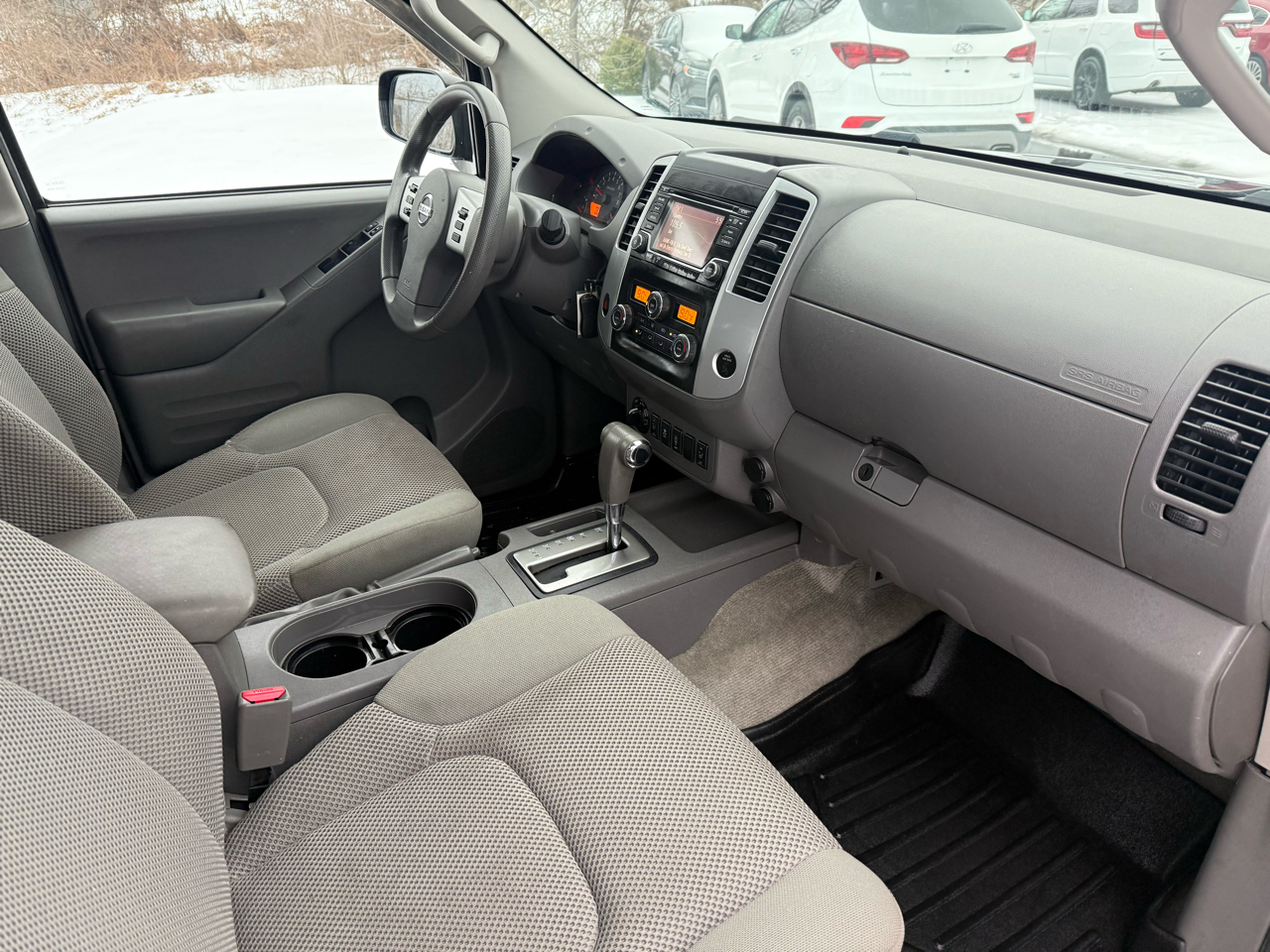 Nissan Frontier 4WD Crew Cab SWB Auto SV 2015