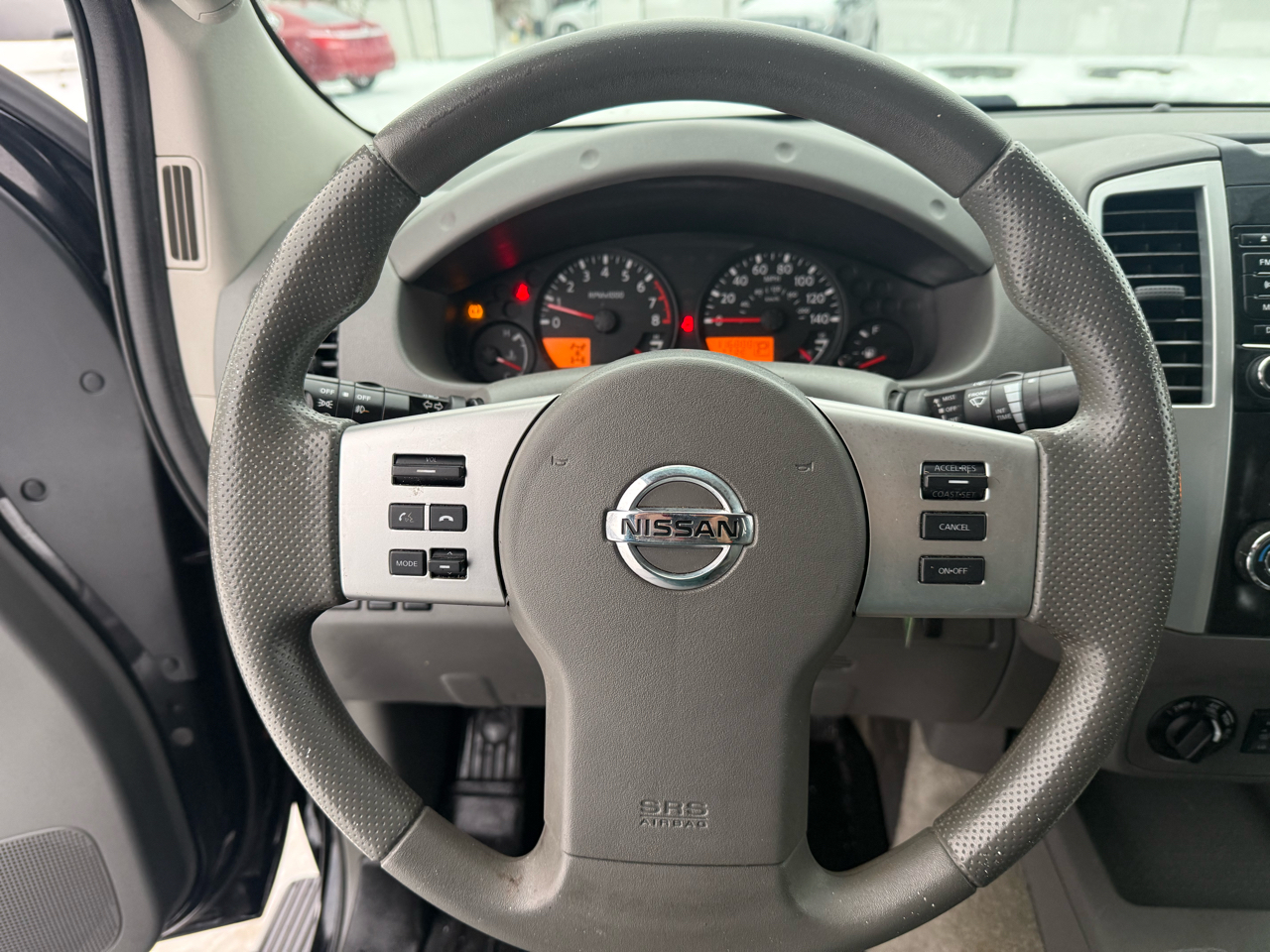 Nissan Frontier 4WD Crew Cab SWB Auto SV 2015