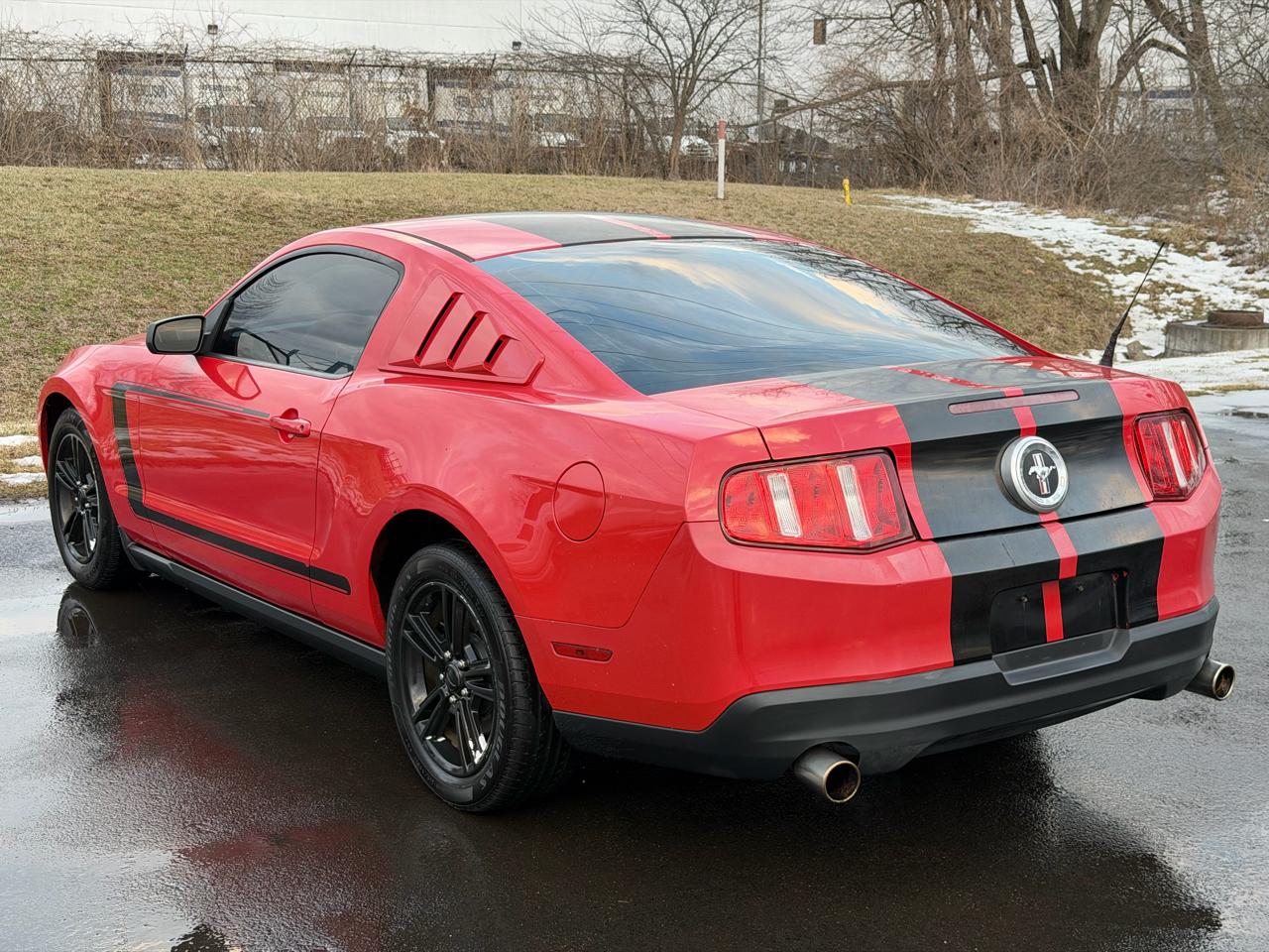 Ford Mustang 2dr Cpe V6 2010