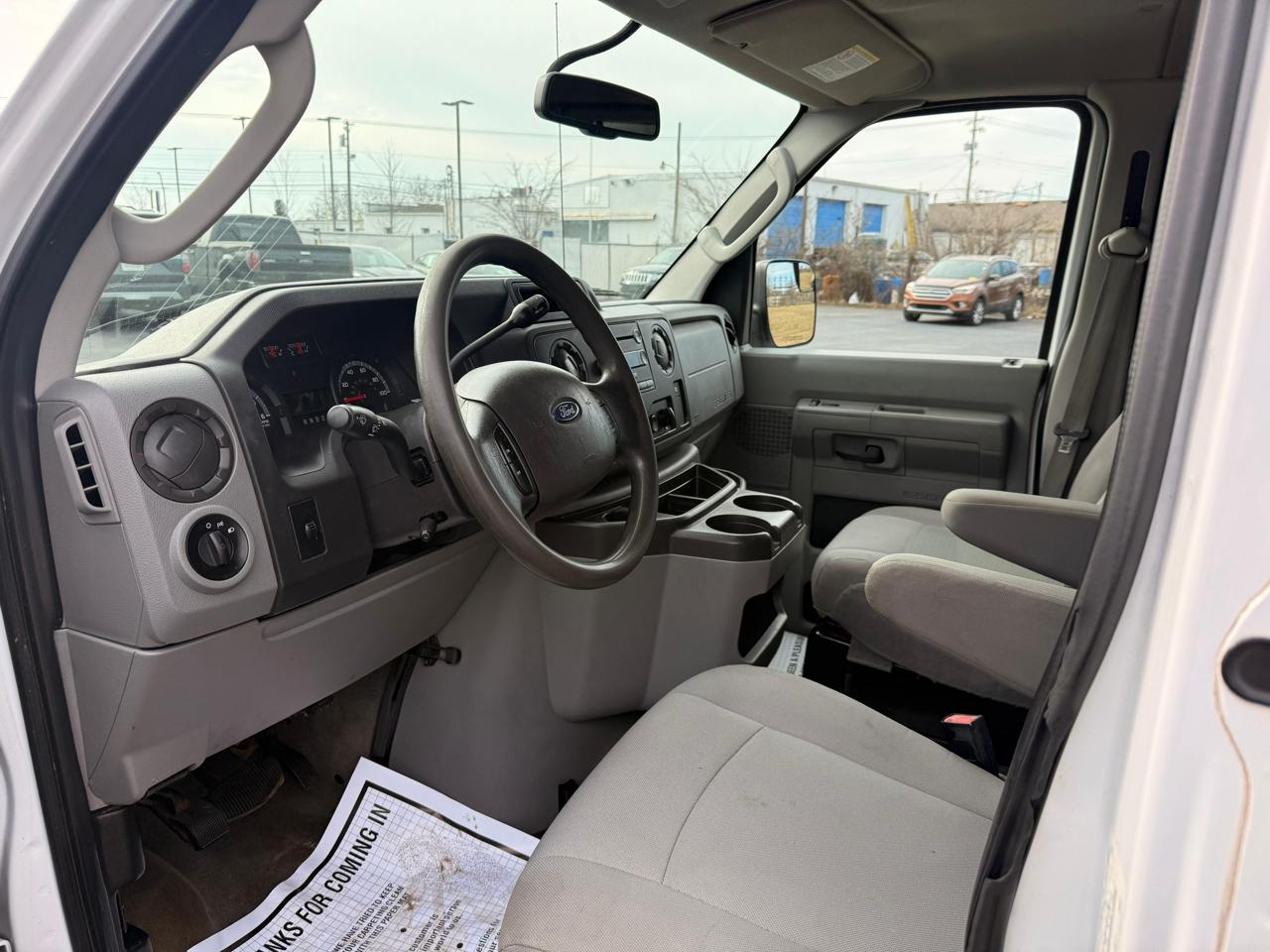 Ford Econoline Wagon E-350 Super Duty XLT 2013