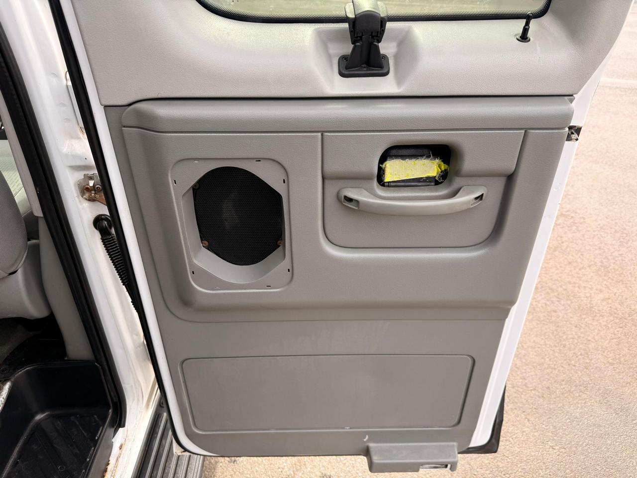 Ford Econoline Wagon E-350 Super Duty XLT 2013