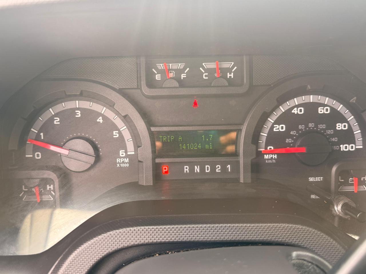 Ford Econoline Wagon E-350 Super Duty XLT 2013