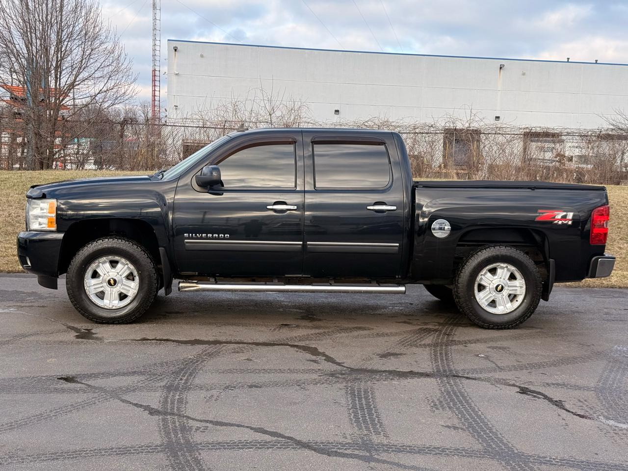 Chevrolet Silverado 1500 4WD Crew Cab 143.5" LT 2011