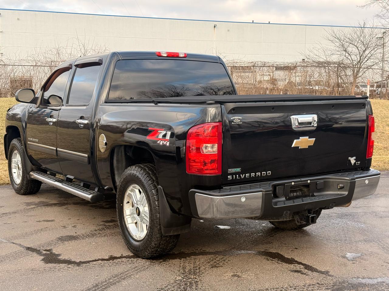 Chevrolet Silverado 1500 4WD Crew Cab 143.5" LT 2011