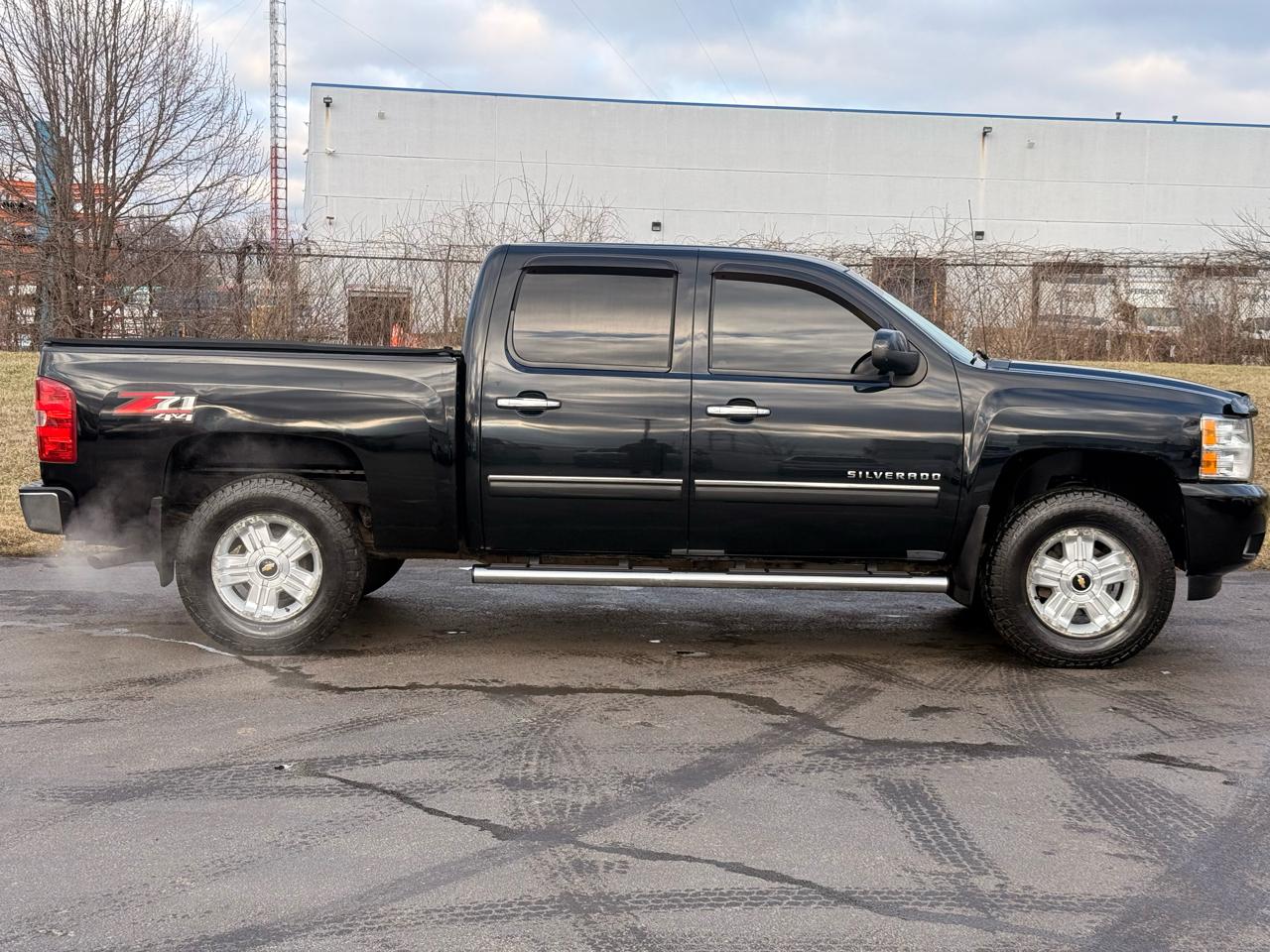 Chevrolet Silverado 1500 4WD Crew Cab 143.5" LT 2011