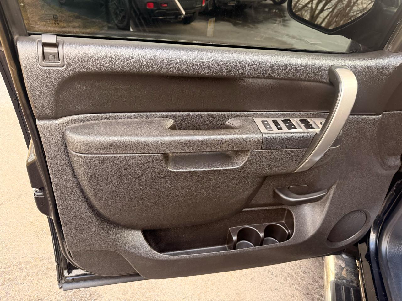 Chevrolet Silverado 1500 4WD Crew Cab 143.5" LT 2011