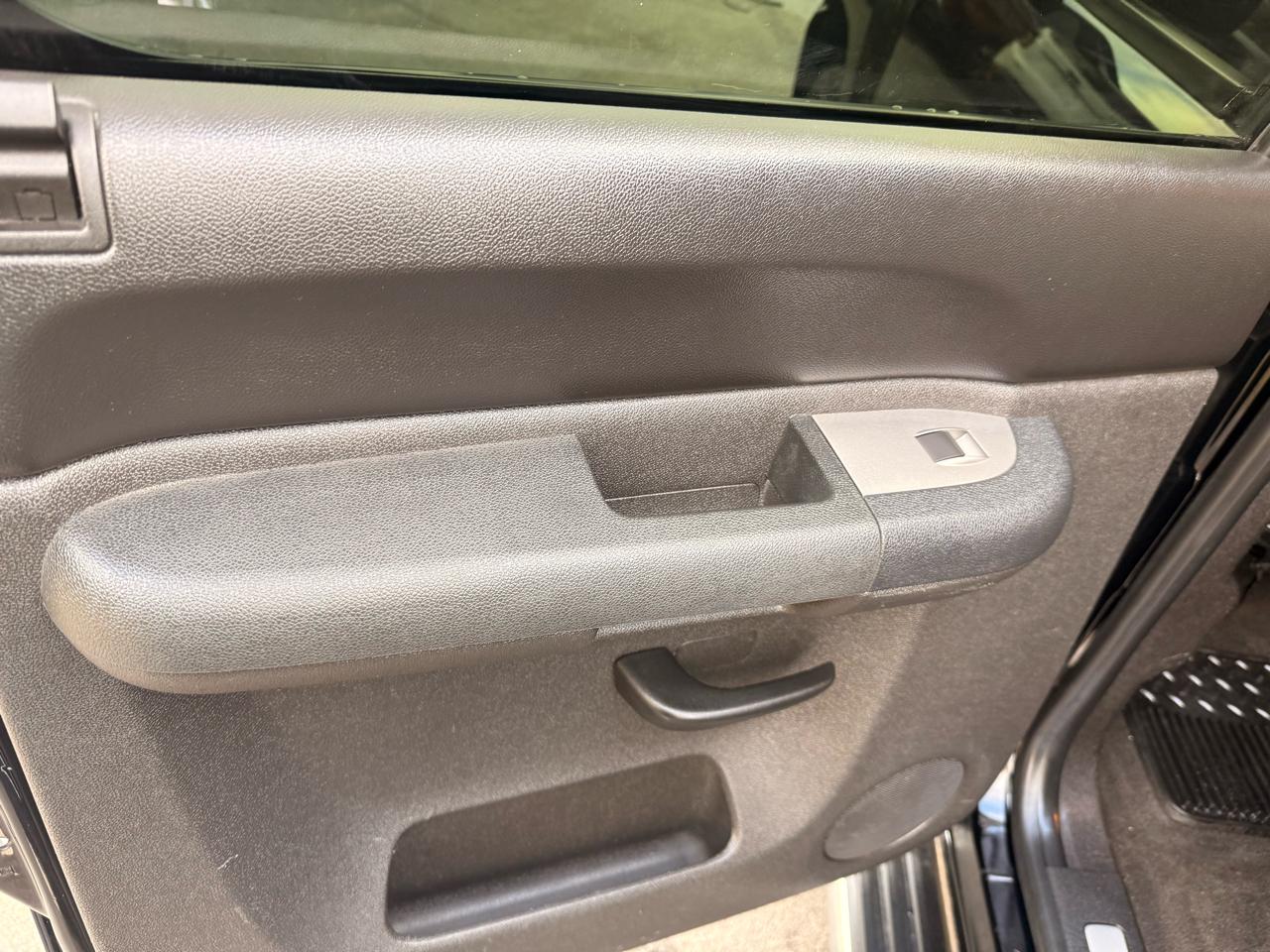 Chevrolet Silverado 1500 4WD Crew Cab 143.5" LT 2011