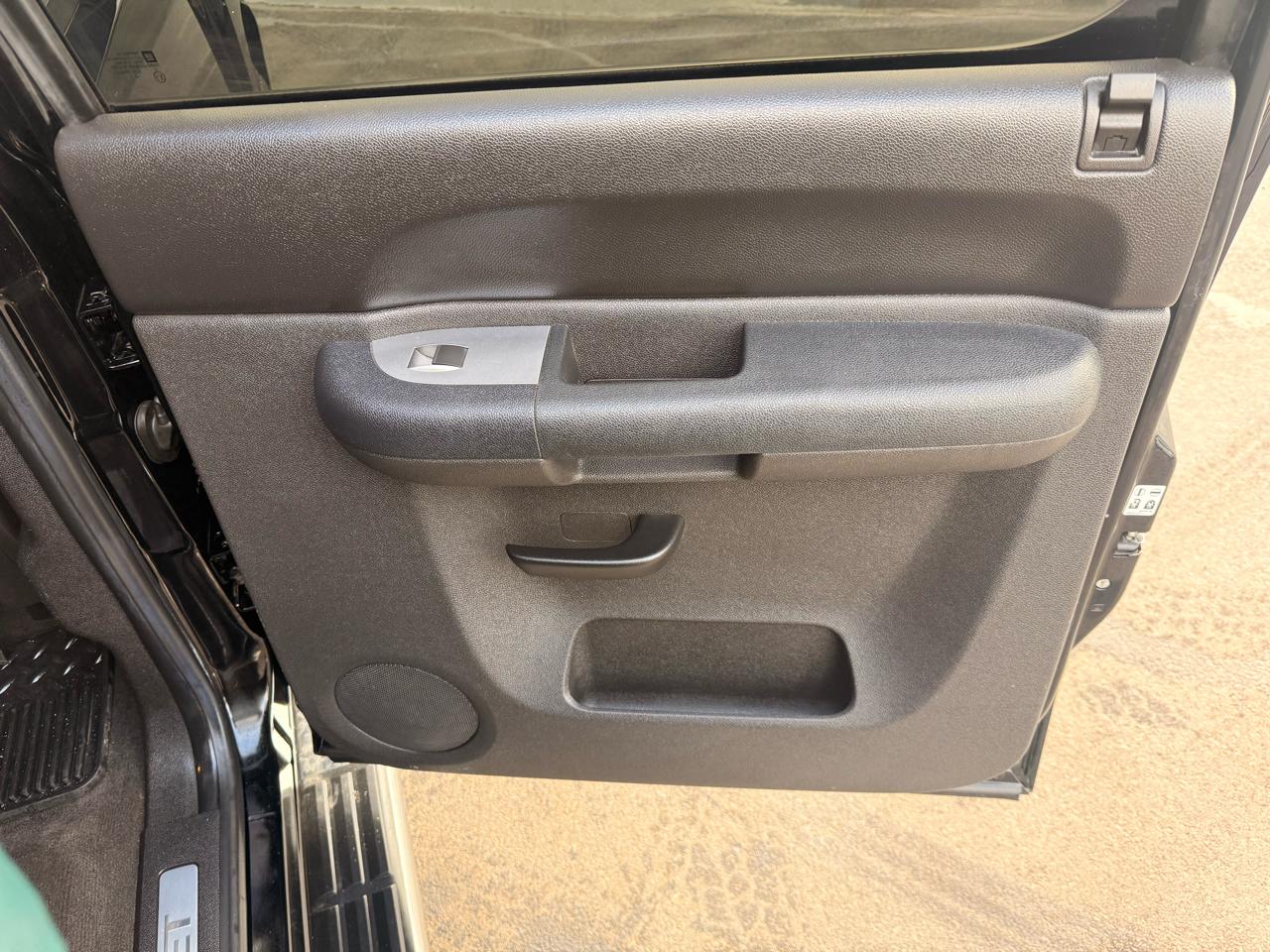 Chevrolet Silverado 1500 4WD Crew Cab 143.5" LT 2011