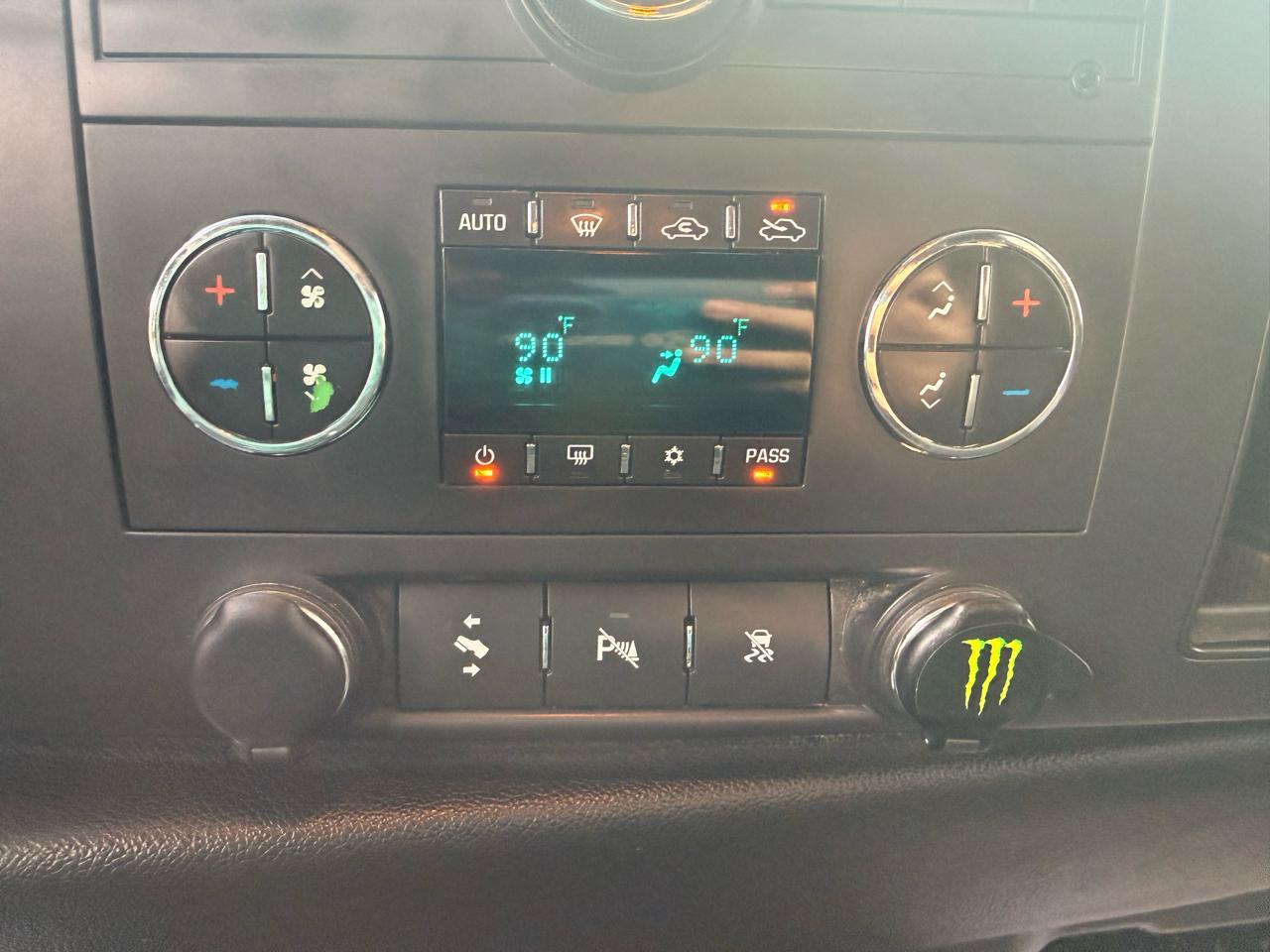 Chevrolet Silverado 1500 4WD Crew Cab 143.5" LT 2011