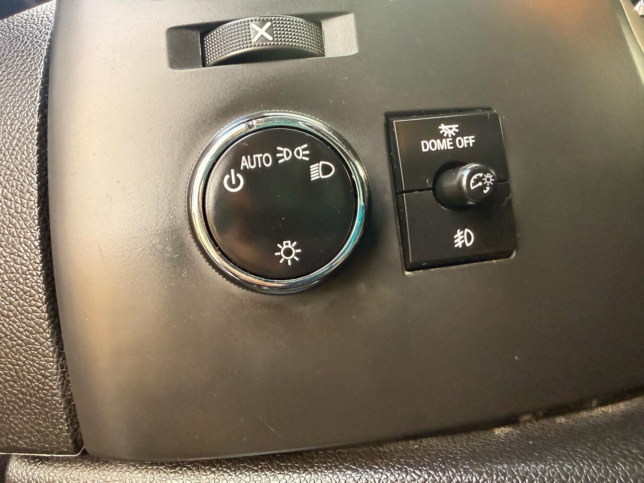 Chevrolet Silverado 1500 4WD Crew Cab 143.5" LT 2011