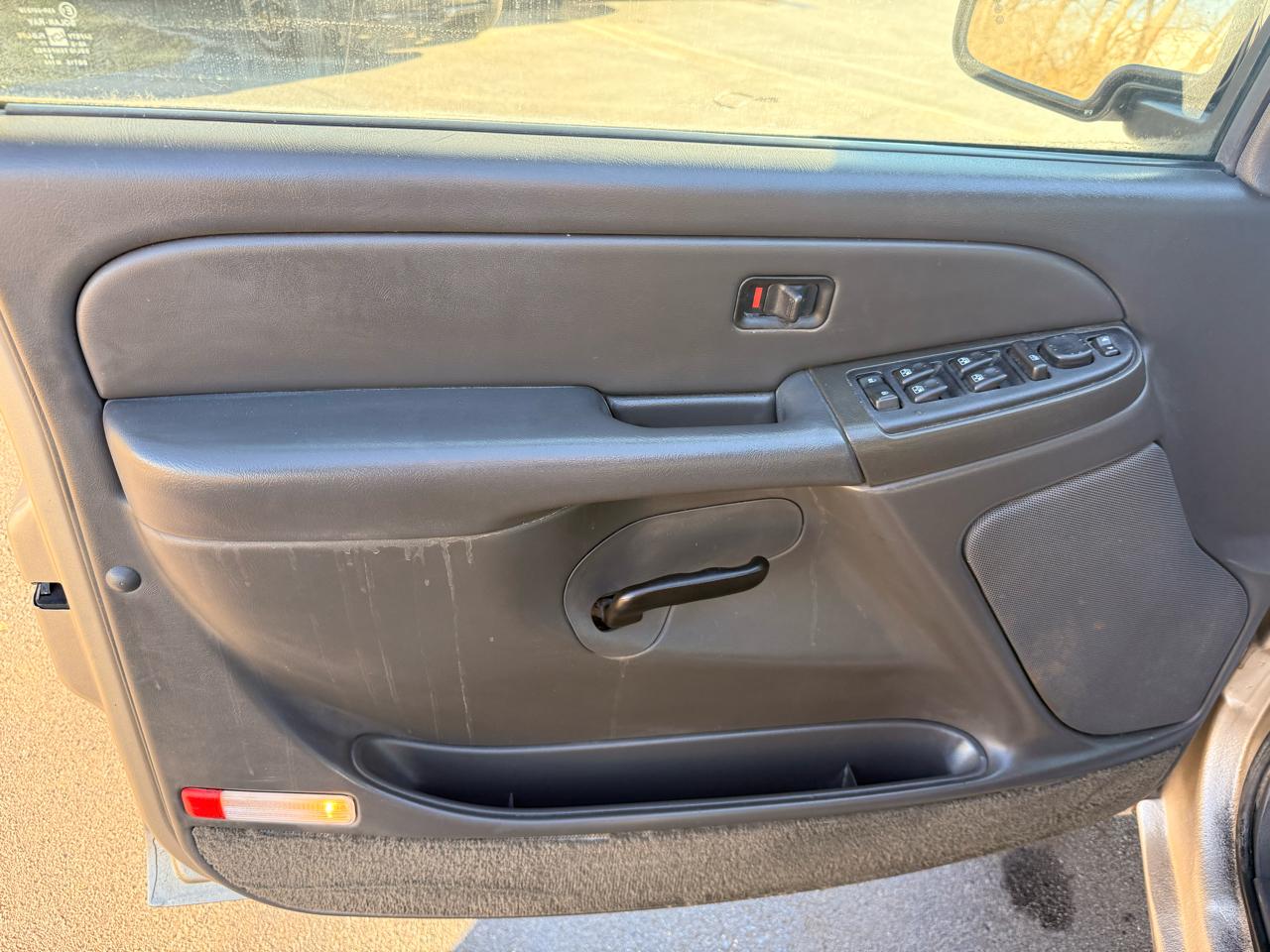 Chevrolet Silverado 2500HD Crew Cab 153" WB 4WD LS 2005