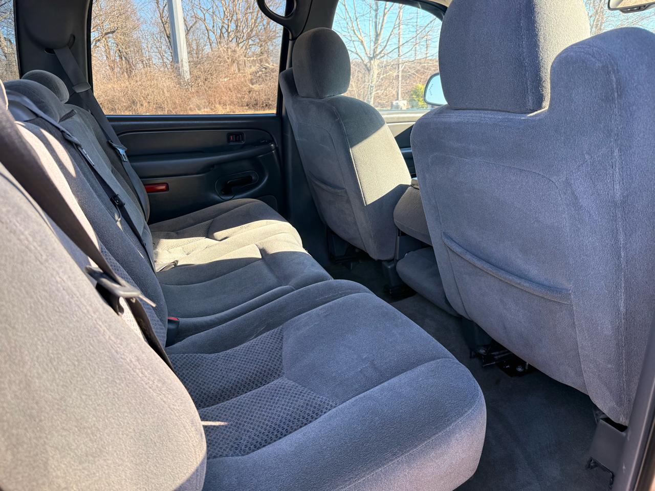 Chevrolet Silverado 2500HD Crew Cab 153" WB 4WD LS 2005