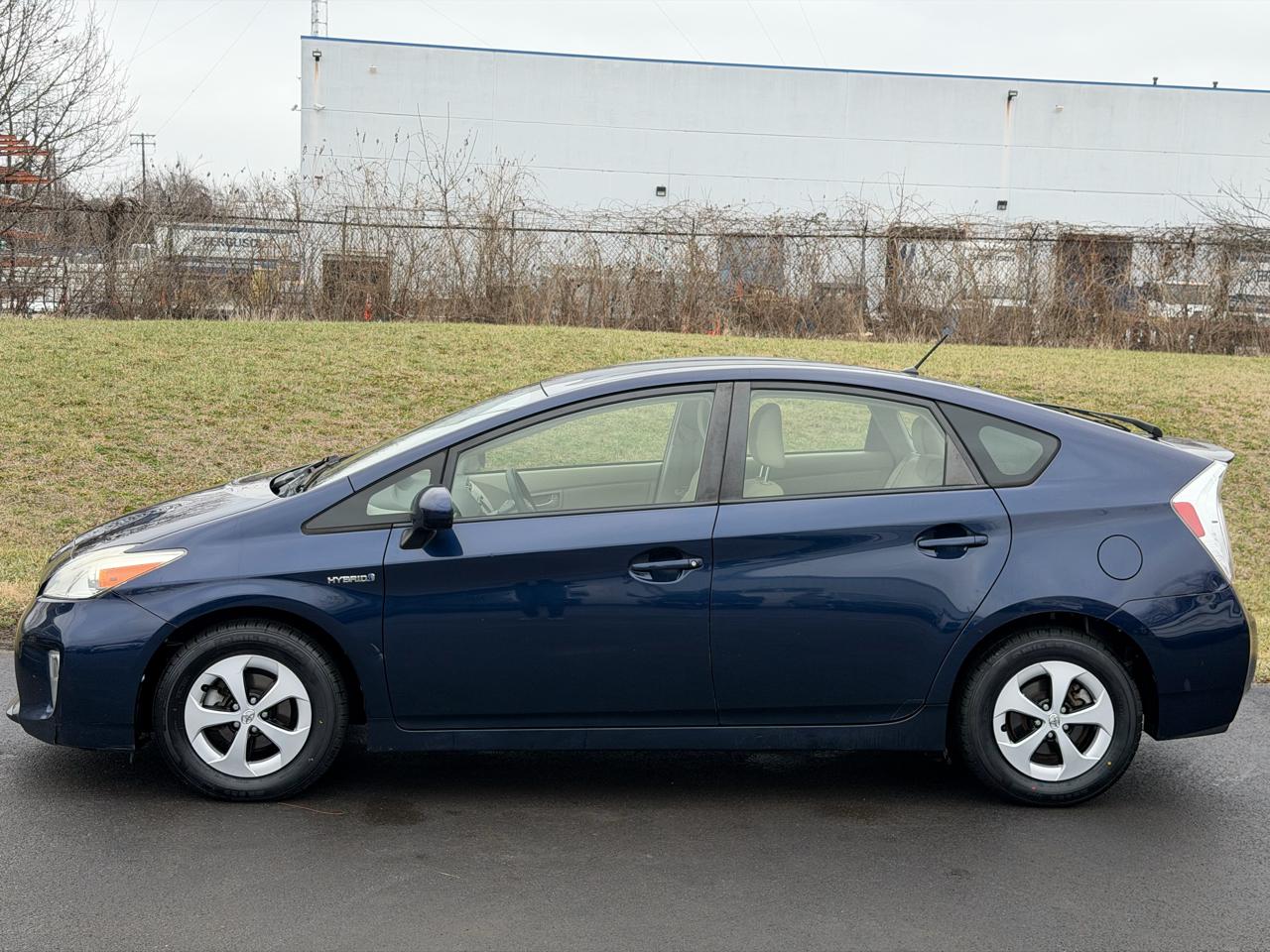 Toyota Prius 5dr HB Persona Series Special Edition (Natl) 2015