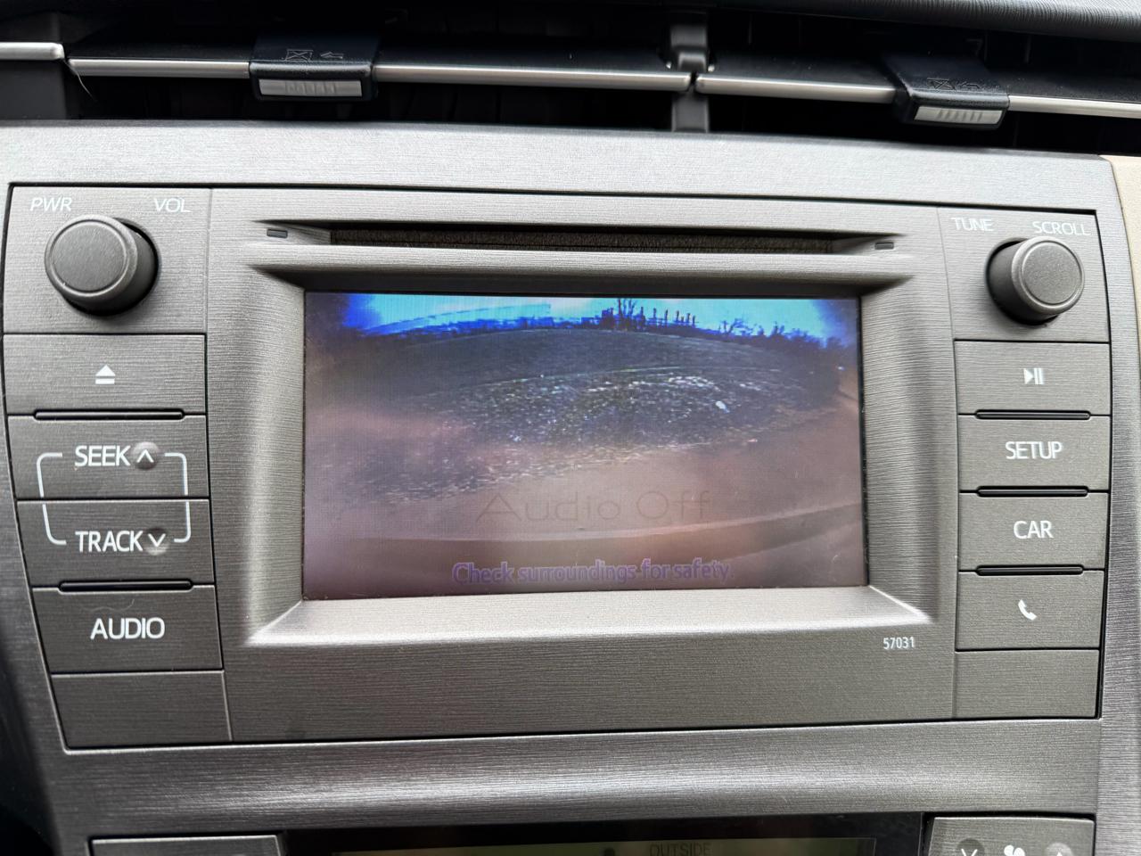 Toyota Prius 5dr HB Persona Series Special Edition (Natl) 2015