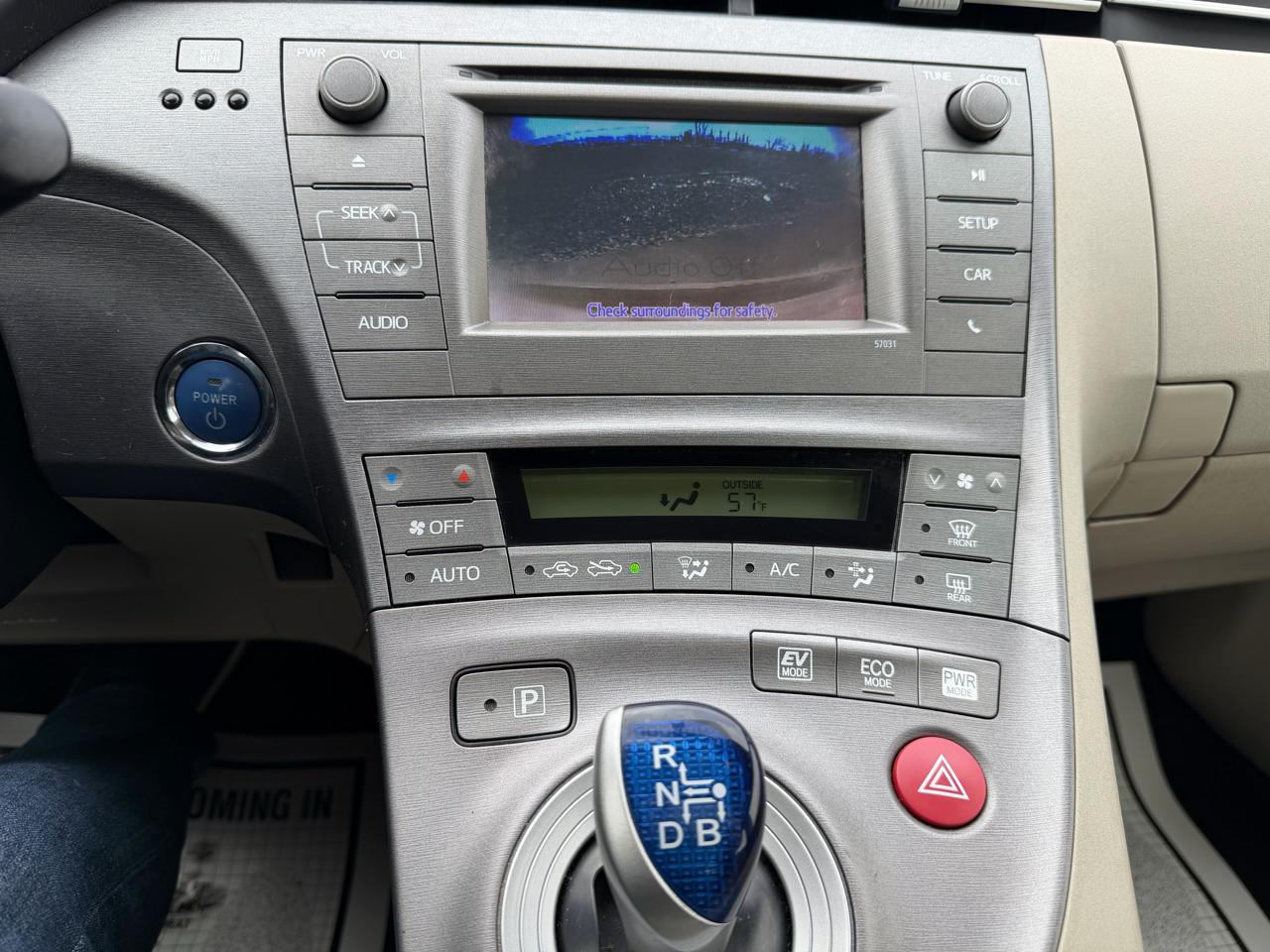 Toyota Prius 5dr HB Persona Series Special Edition (Natl) 2015