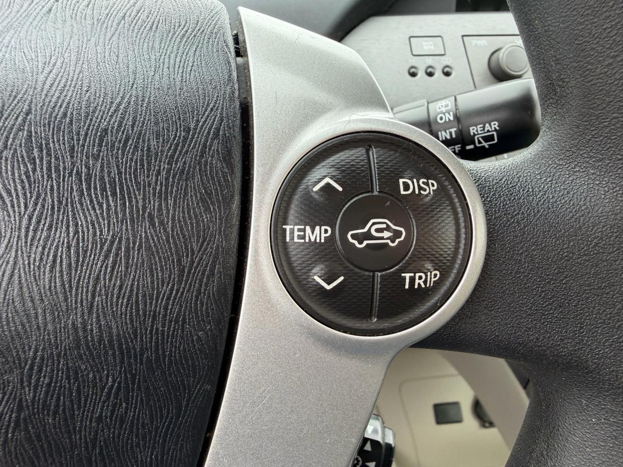 Toyota Prius 5dr HB Persona Series Special Edition (Natl) 2015