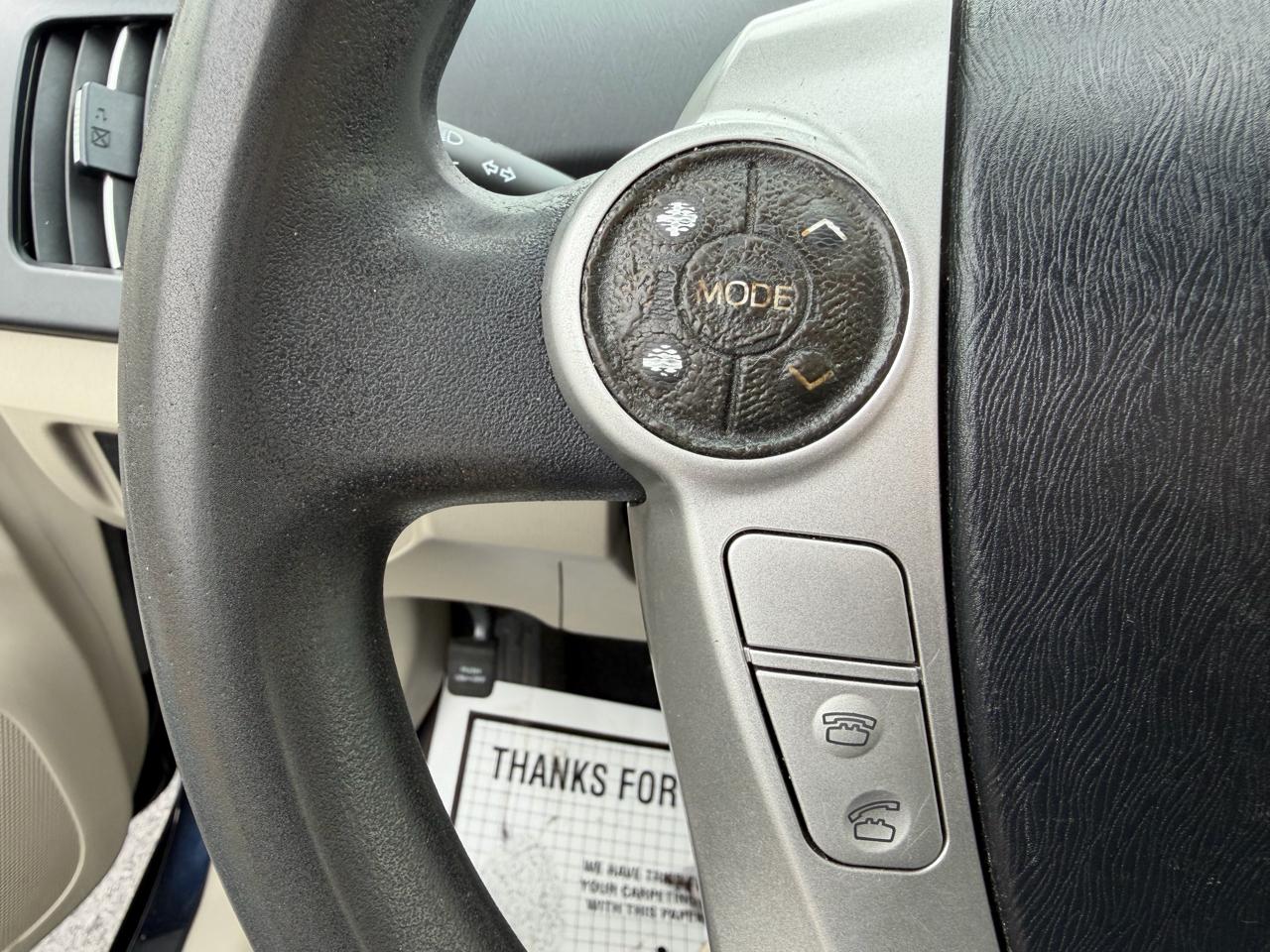 Toyota Prius 5dr HB Persona Series Special Edition (Natl) 2015