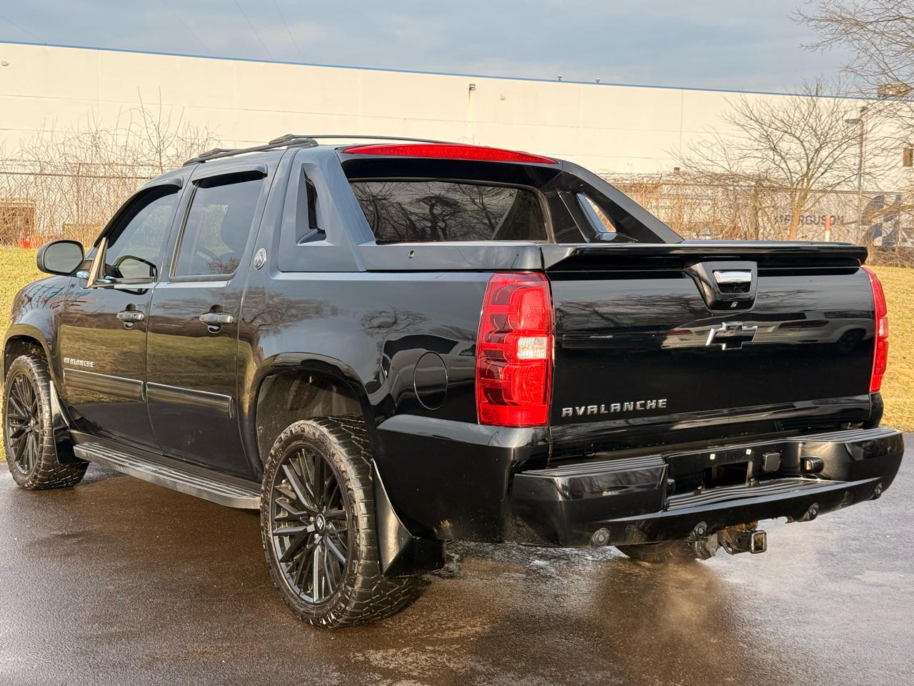 Chevrolet Avalanche 4WD Crew Cab LT 2013