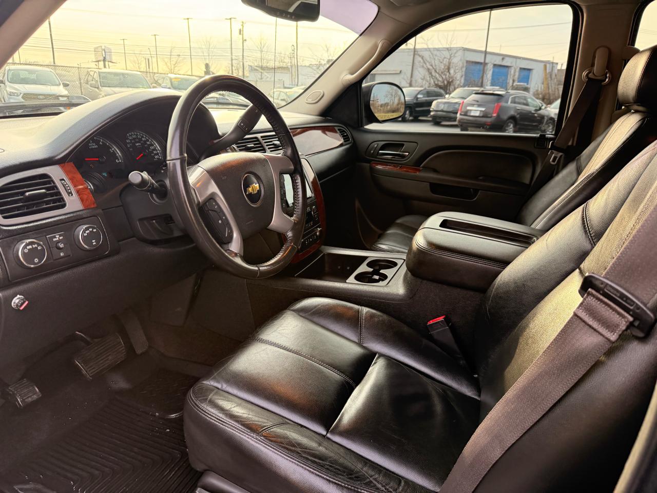 Chevrolet Avalanche 4WD Crew Cab LT 2013