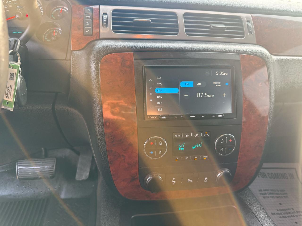 Chevrolet Avalanche 4WD Crew Cab LT 2013