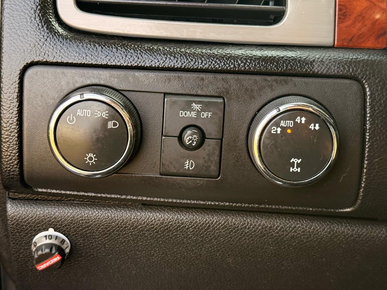 Chevrolet Avalanche 4WD Crew Cab LT 2013