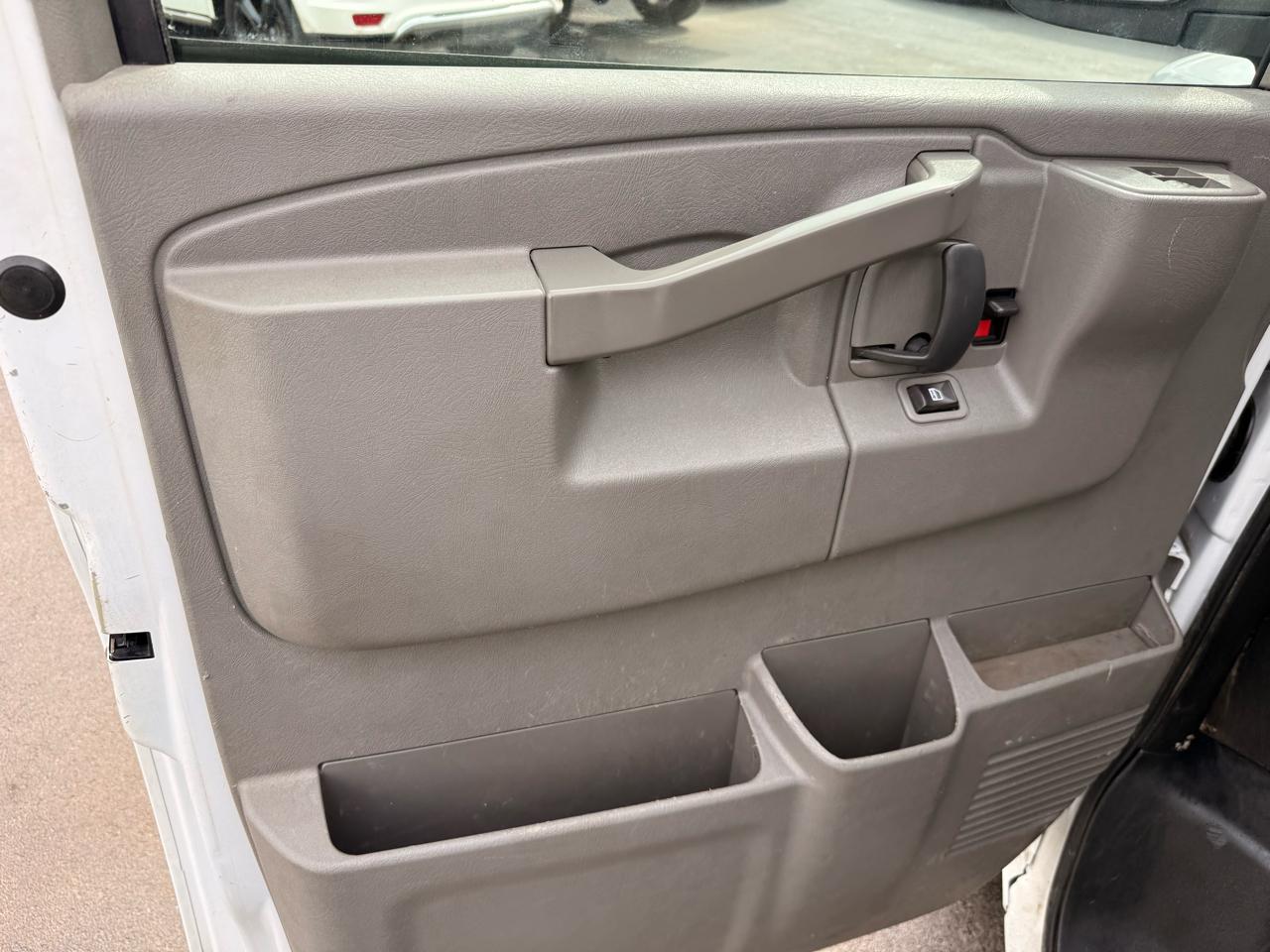 Chevrolet Express Passenger RWD 3500 155" LT 2019