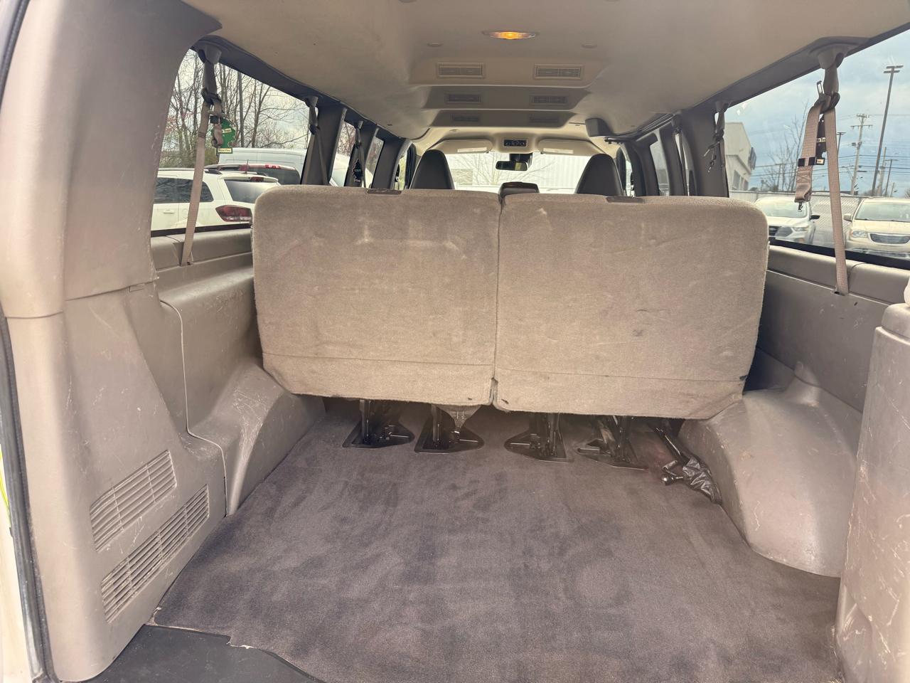Chevrolet Express Passenger RWD 3500 155" LT 2019