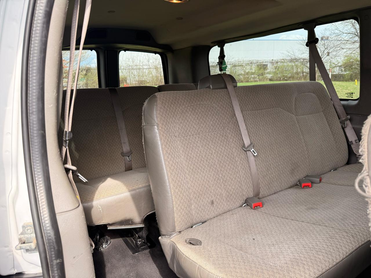 Chevrolet Express Passenger RWD 3500 155" LT 2019