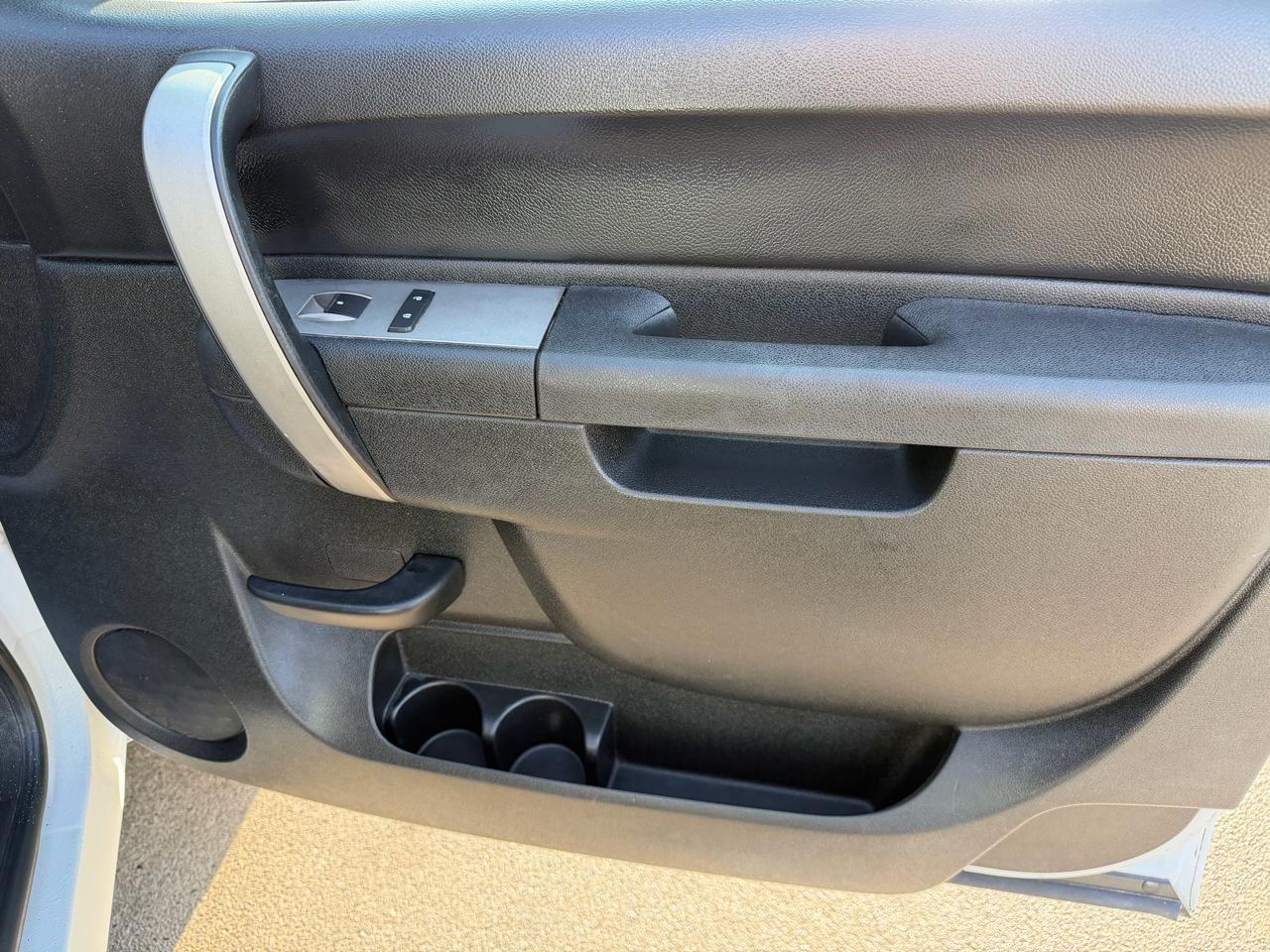 Chevrolet Silverado 1500 4WD Ext Cab 143.5" LT 2011