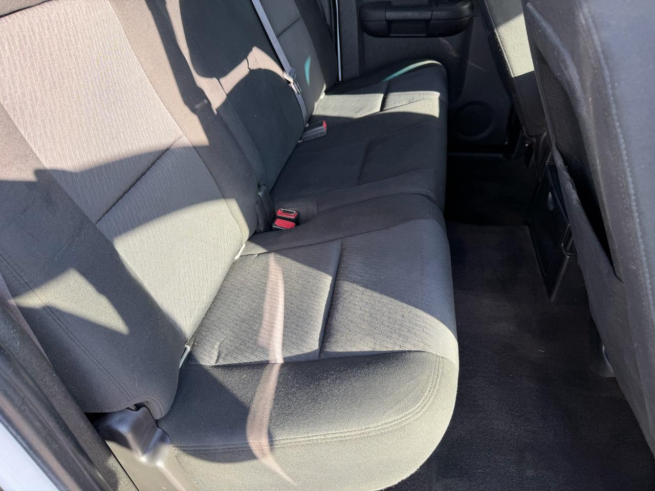 Chevrolet Silverado 1500 4WD Ext Cab 143.5" LT 2011