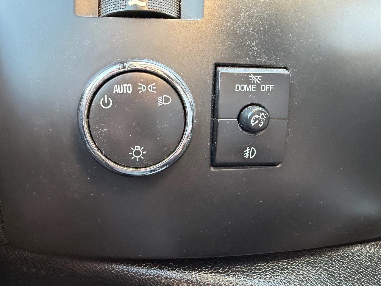 Chevrolet Silverado 1500 4WD Ext Cab 143.5" LT 2011