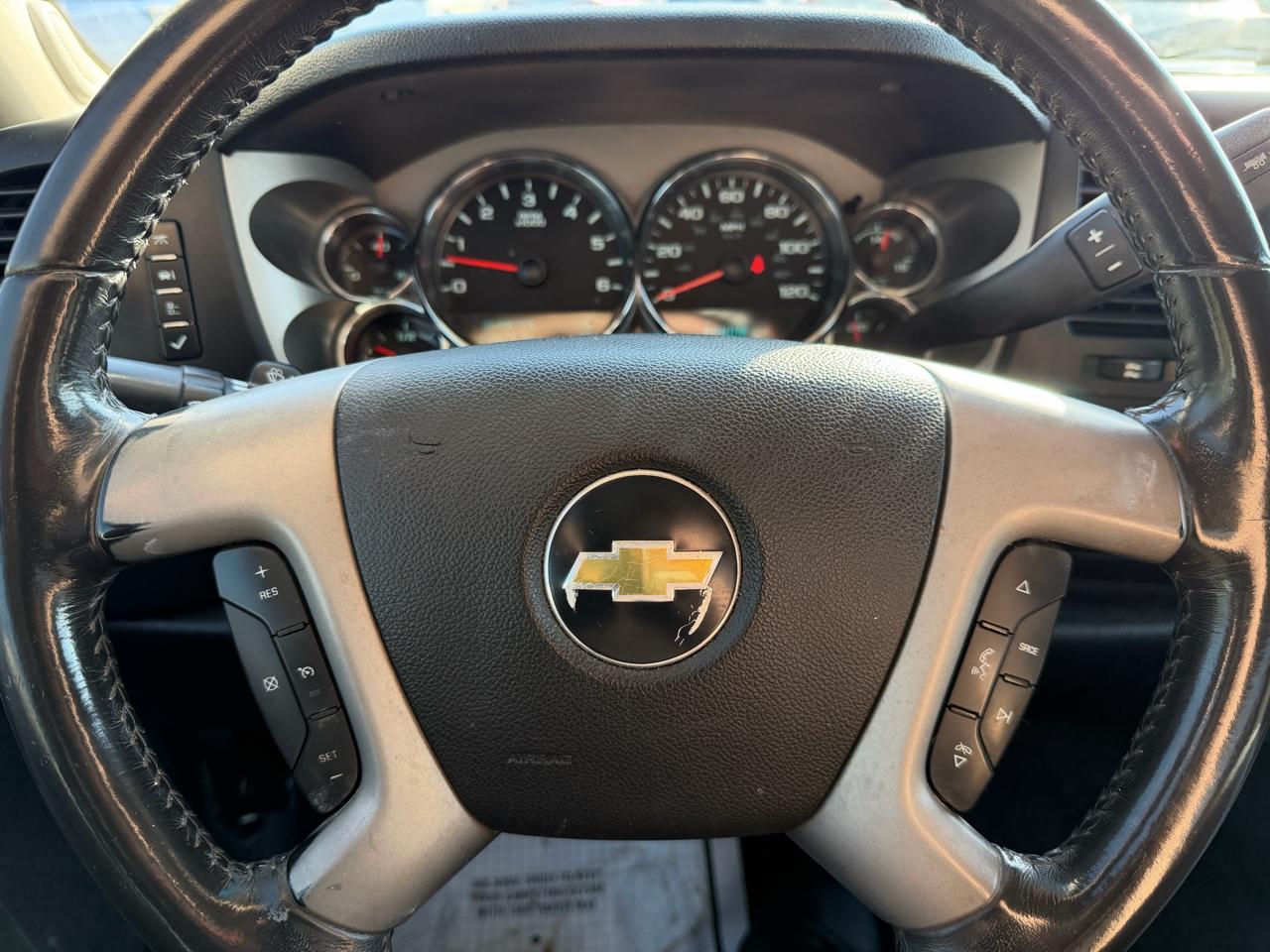 Chevrolet Silverado 1500 4WD Ext Cab 143.5" LT 2011