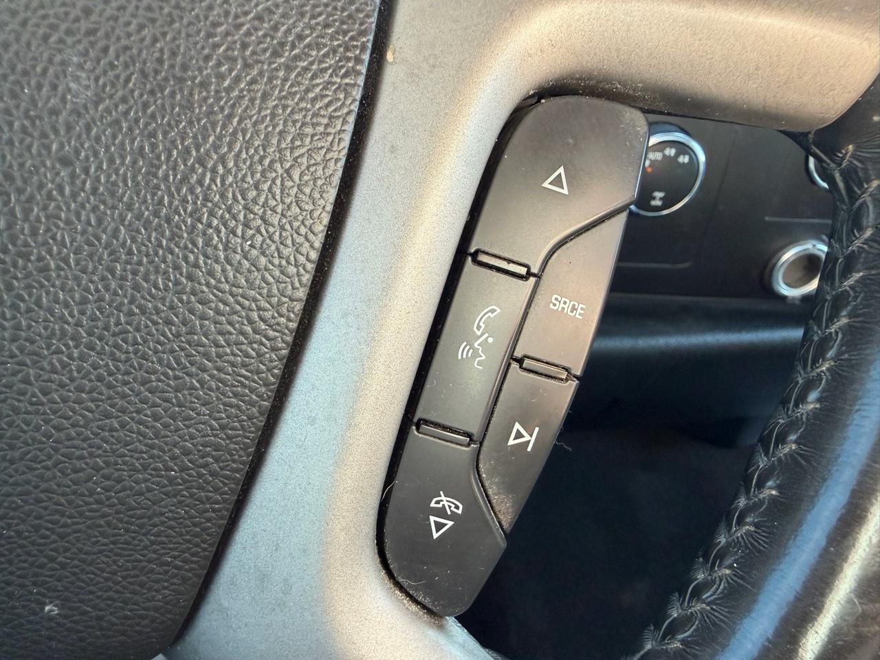 Chevrolet Silverado 1500 4WD Ext Cab 143.5" LT 2011