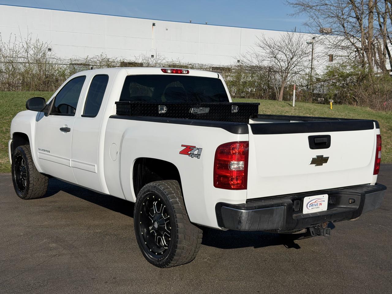 Chevrolet Silverado 1500 4WD Ext Cab 143.5" LT 2011