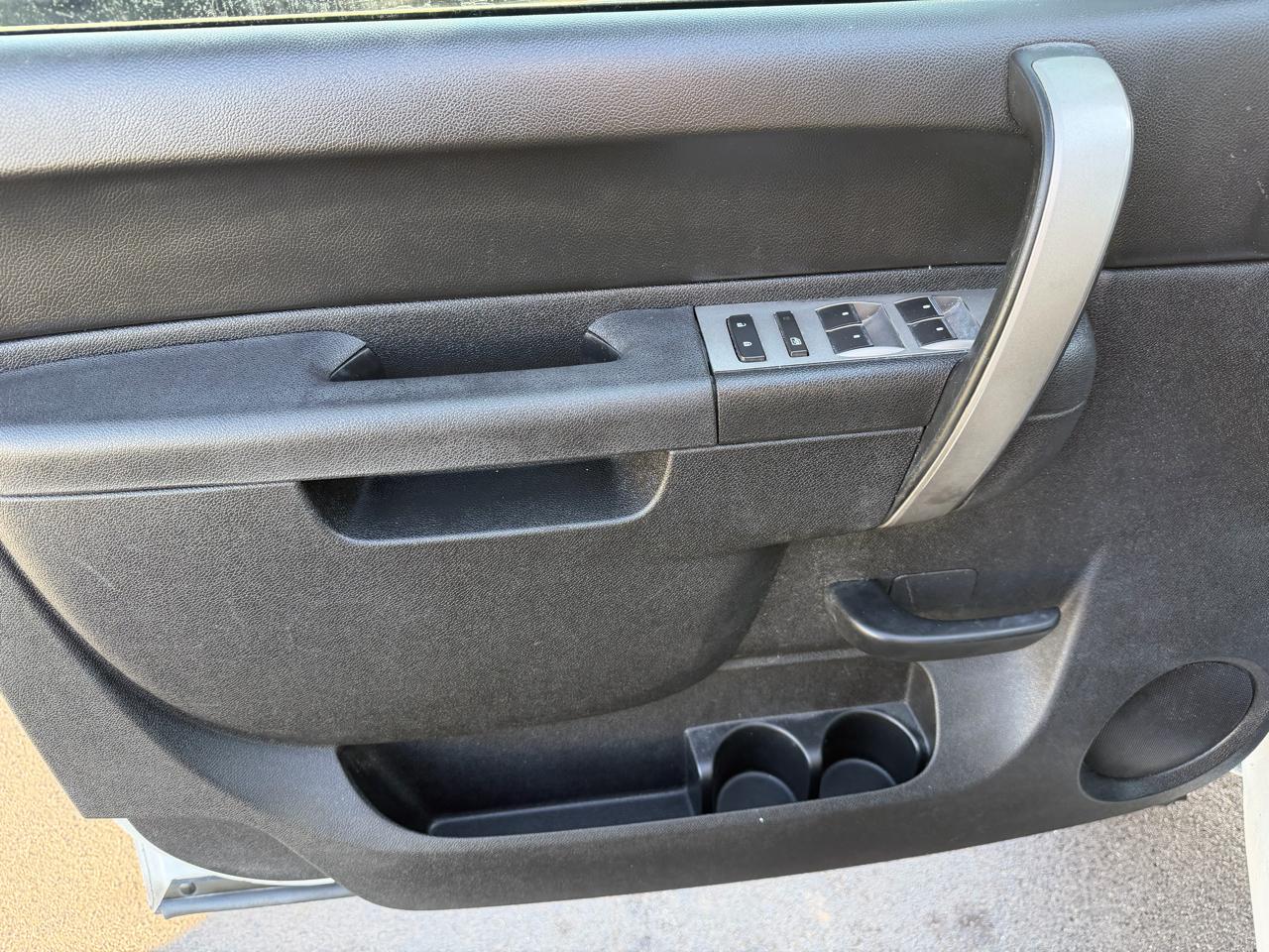 Chevrolet Silverado 1500 4WD Ext Cab 143.5" LT 2011