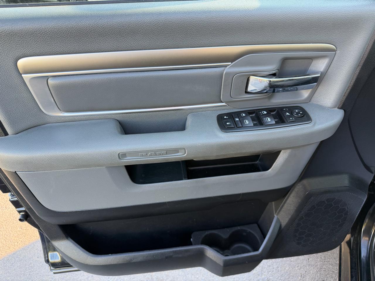 RAM 1500 4WD Quad Cab 140.5" Big Horn 2014