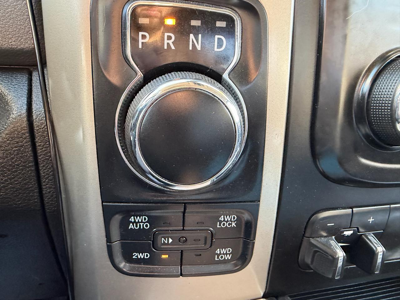 RAM 1500 4WD Quad Cab 140.5" Big Horn 2014