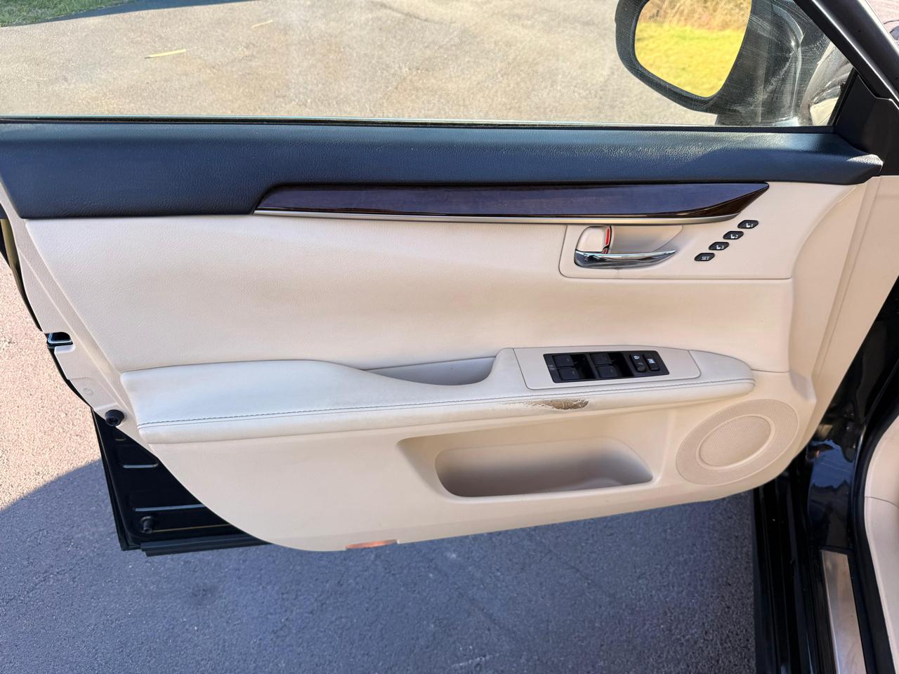 Lexus ES 350 4dr Sdn 2013