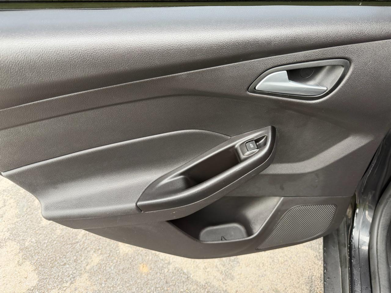 Ford Focus 5dr HB SE 2014