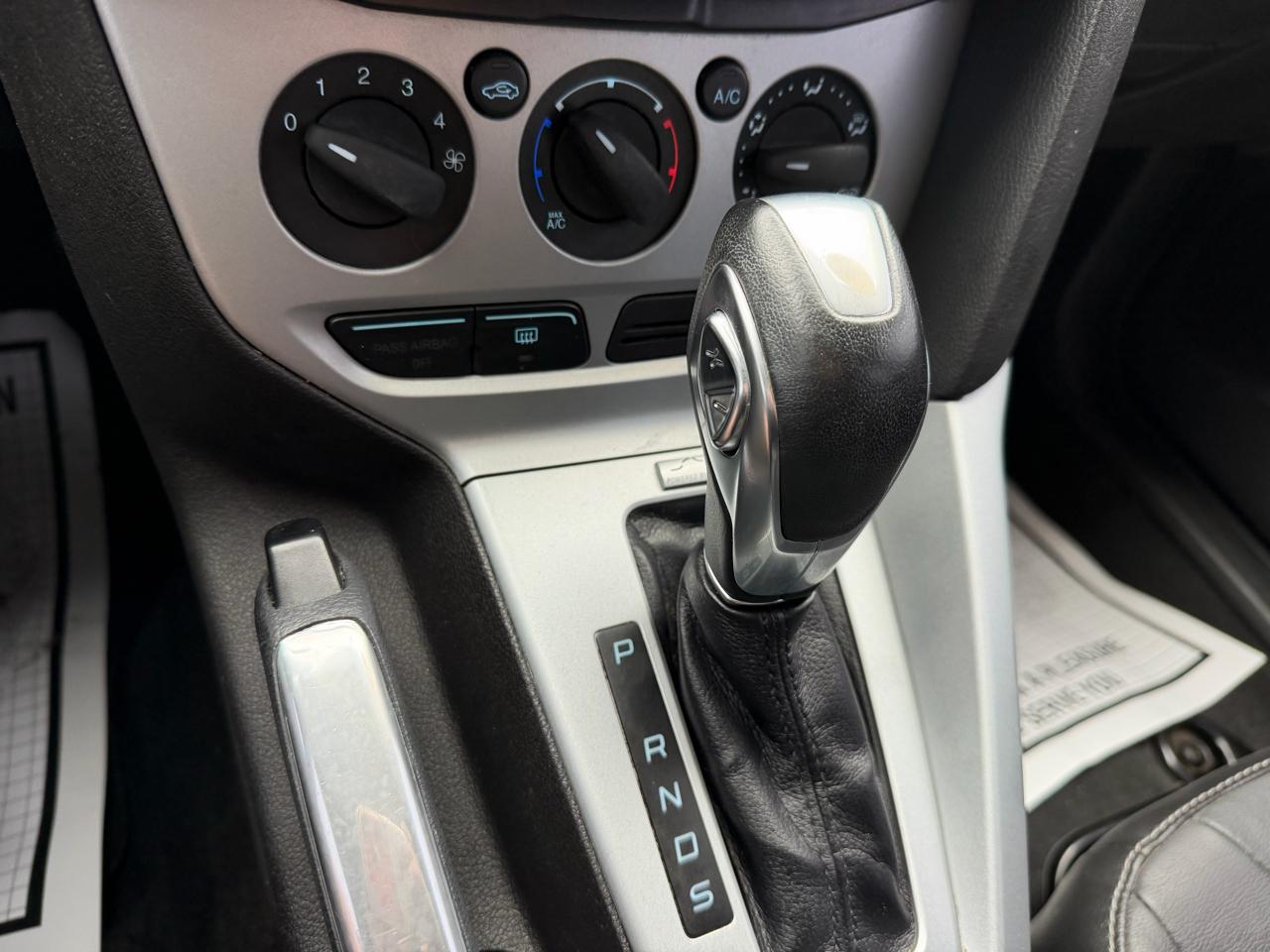 Ford Focus 5dr HB SE 2014